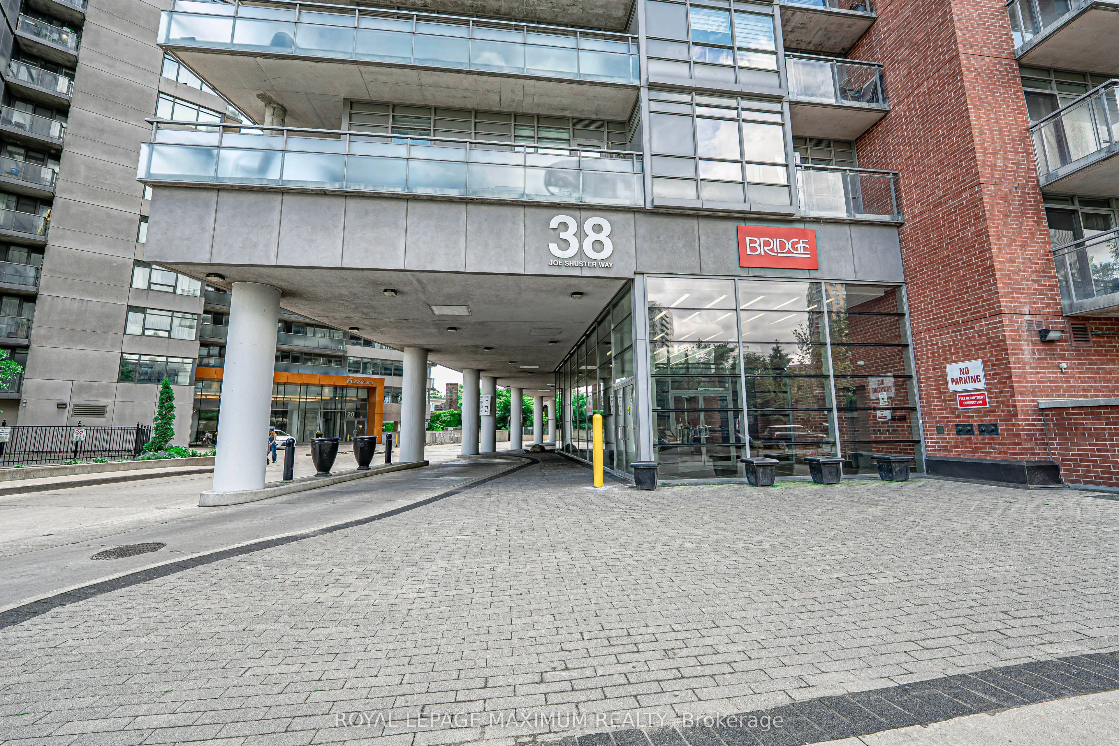 38 Joe Shuster Way, #617