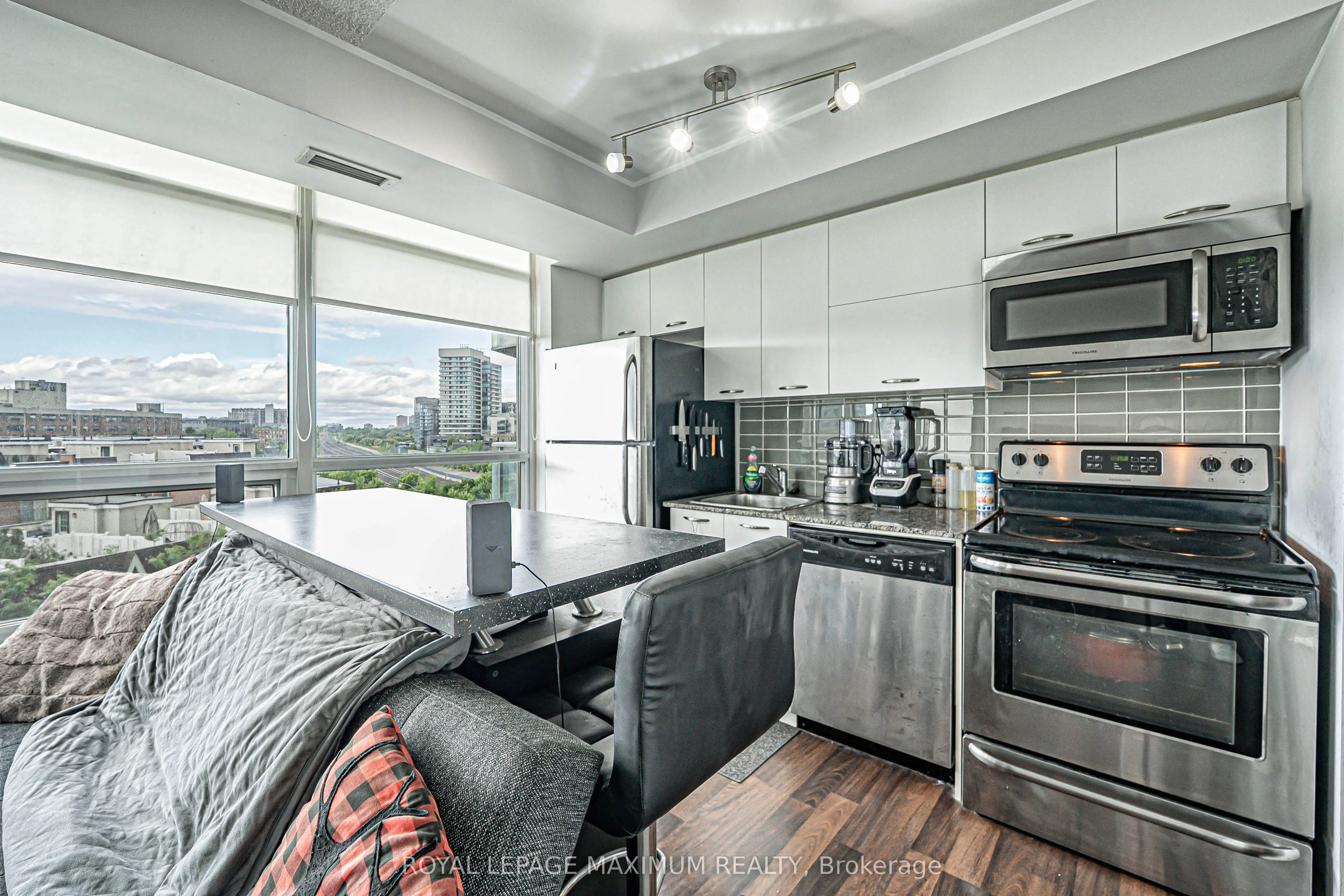 38 Joe Shuster Way, #617
