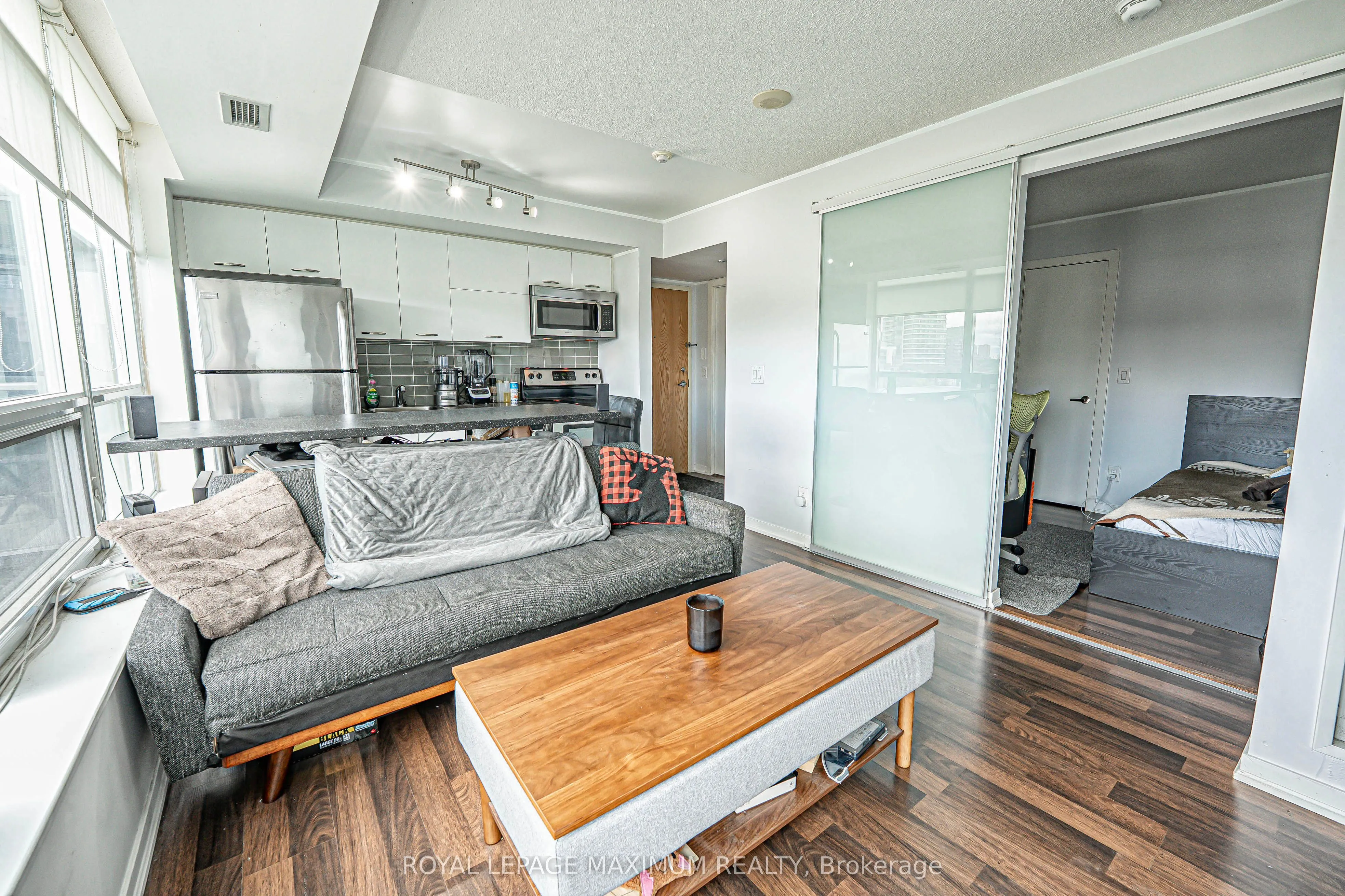 38 Joe Shuster Way, #617