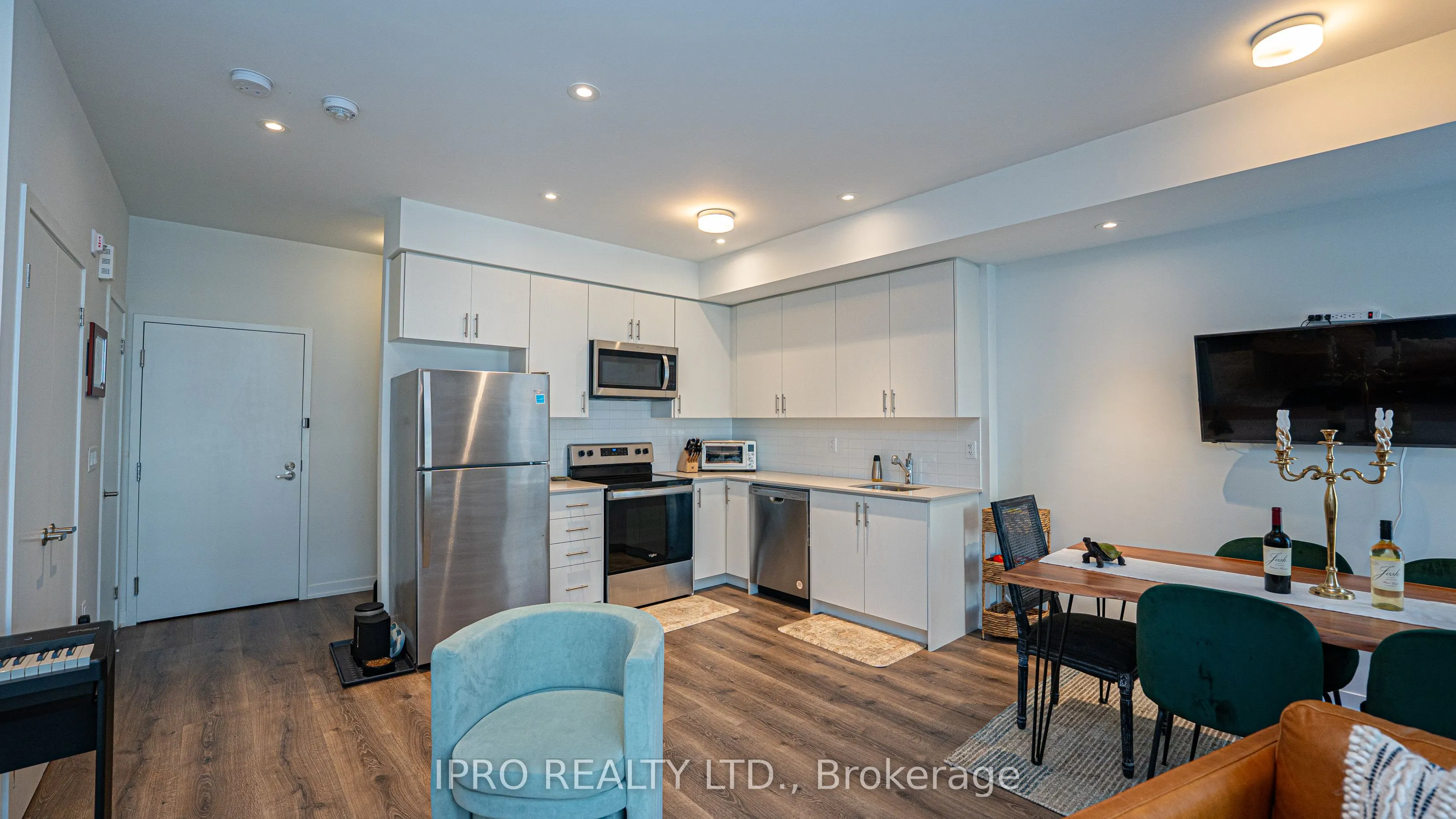 3415 Ridgeway Drive, #13