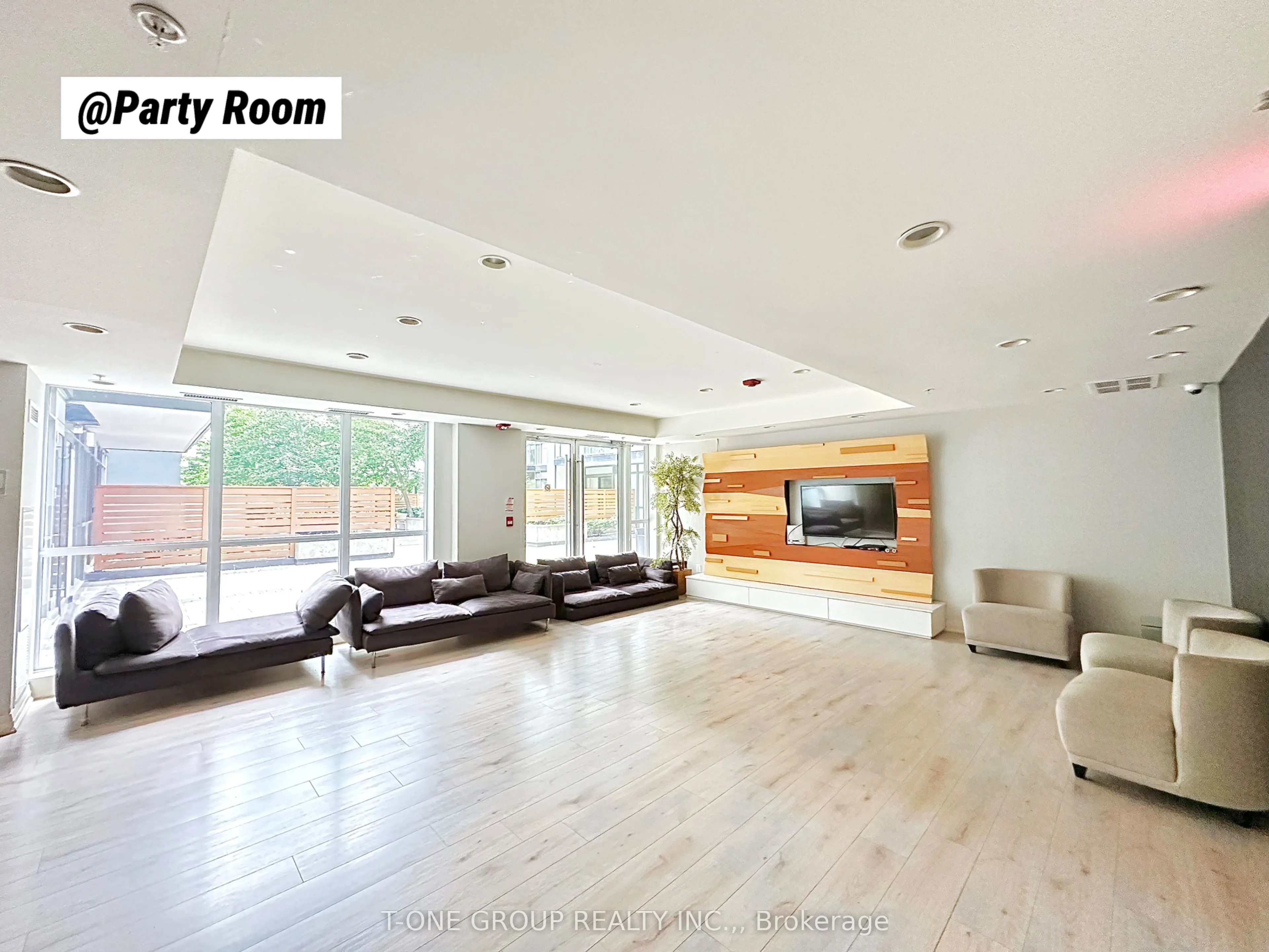 15 James Finlay Way, #717