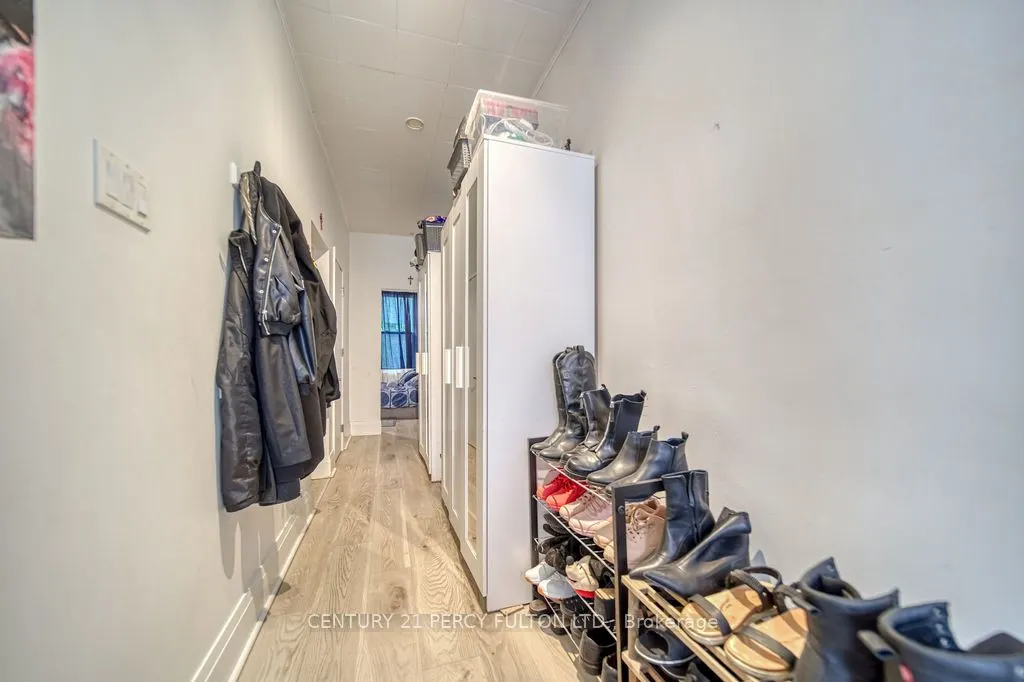 1606 Queen Street W