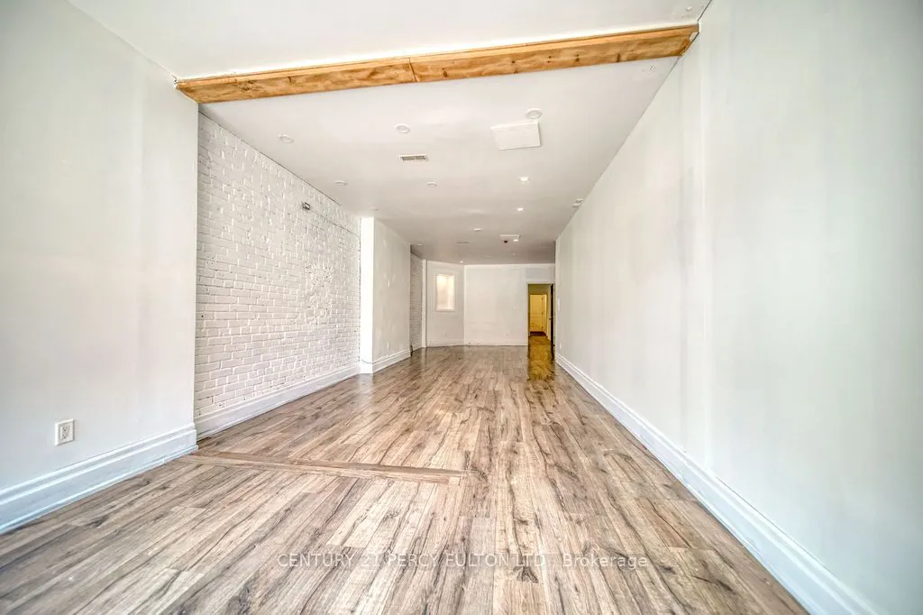 1606 Queen Street W