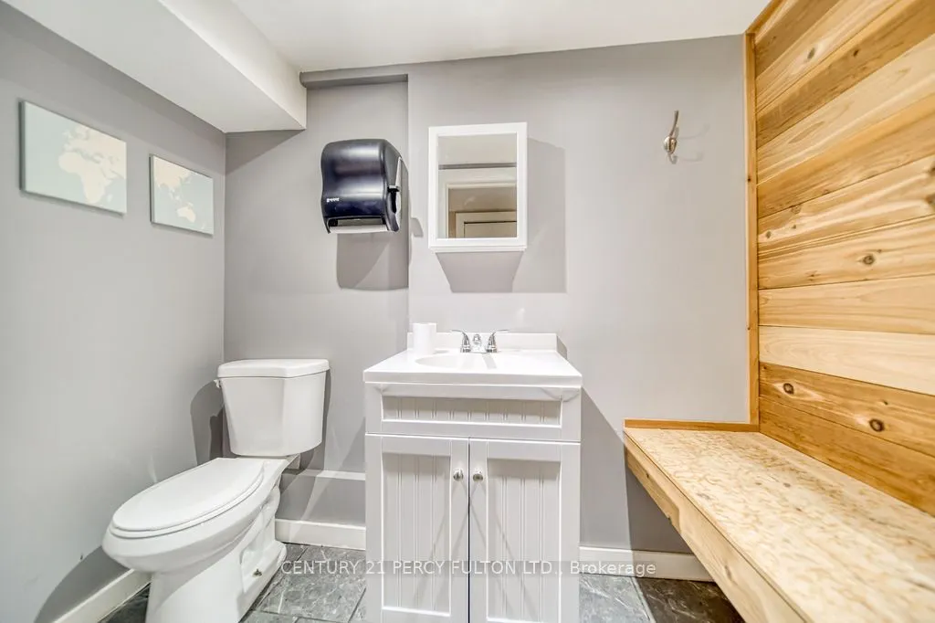 1606 Queen Street W