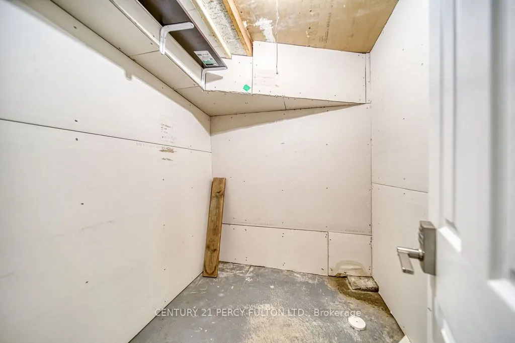 1606 Queen Street W