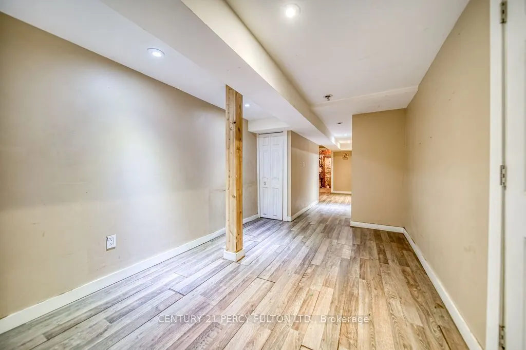 1606 Queen Street W
