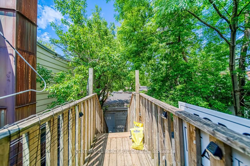 1606 Queen Street W