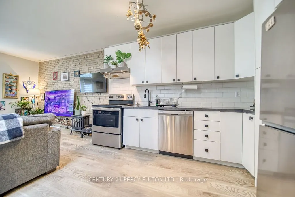 1606 Queen Street W