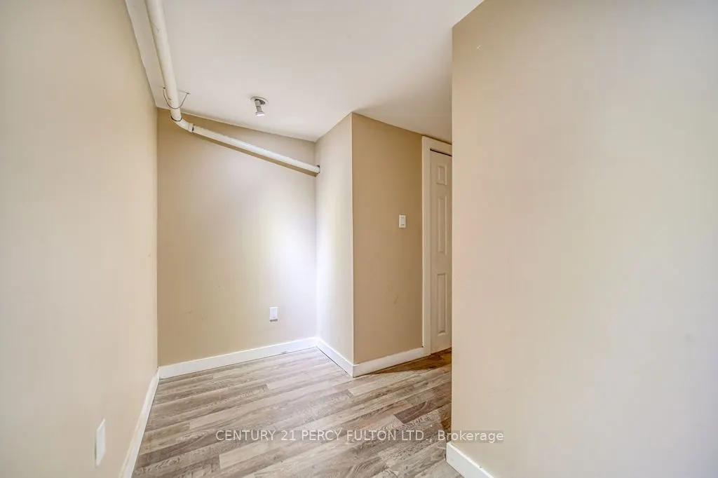 1606 Queen Street W