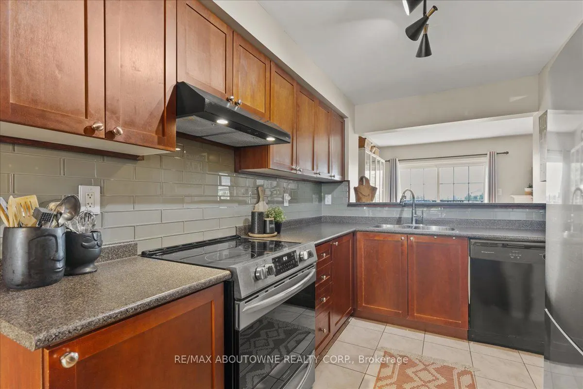769 Shortreed Crescent