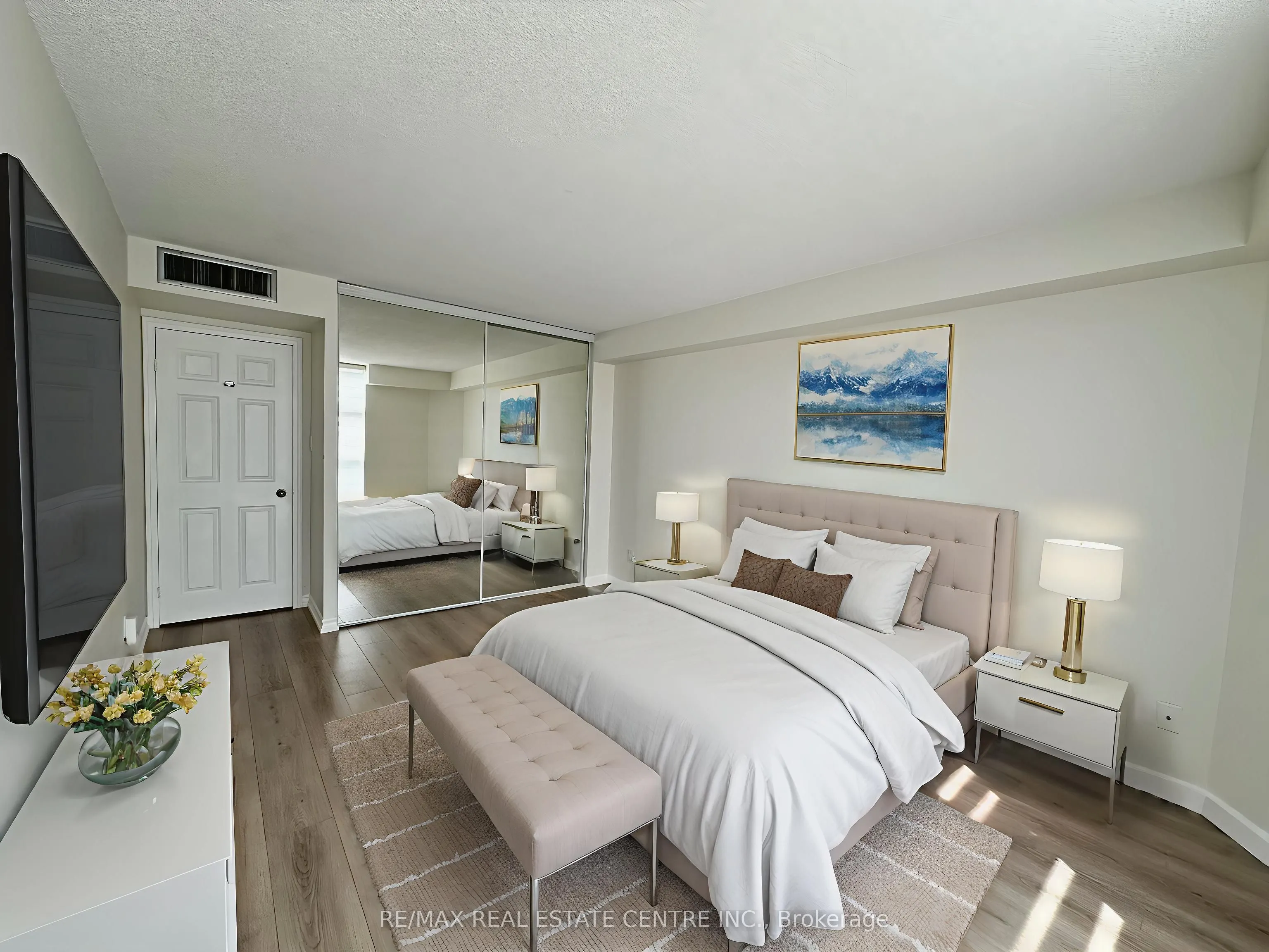 1360 Rathburn Road E, #302