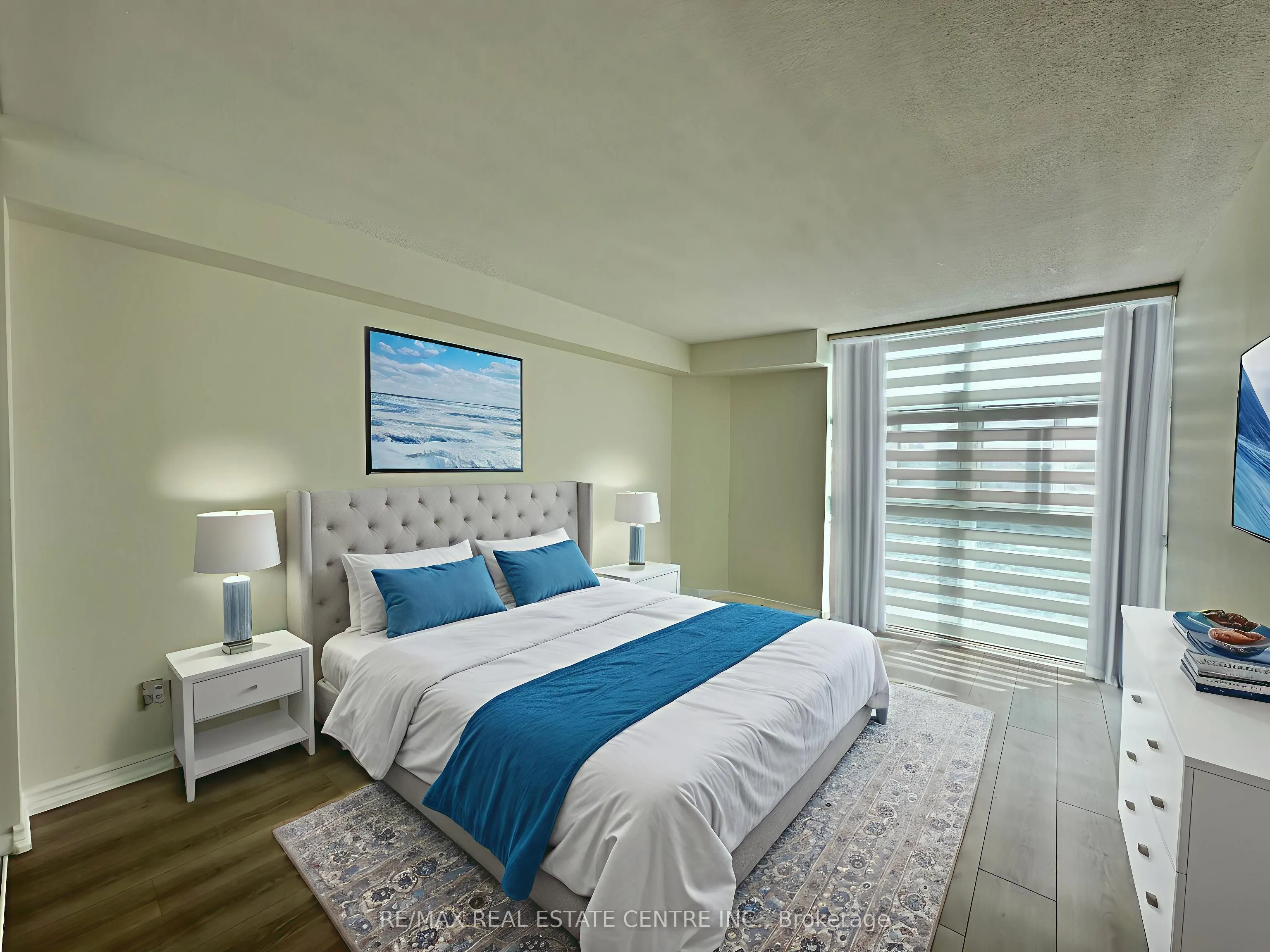 1360 Rathburn Road E, #302