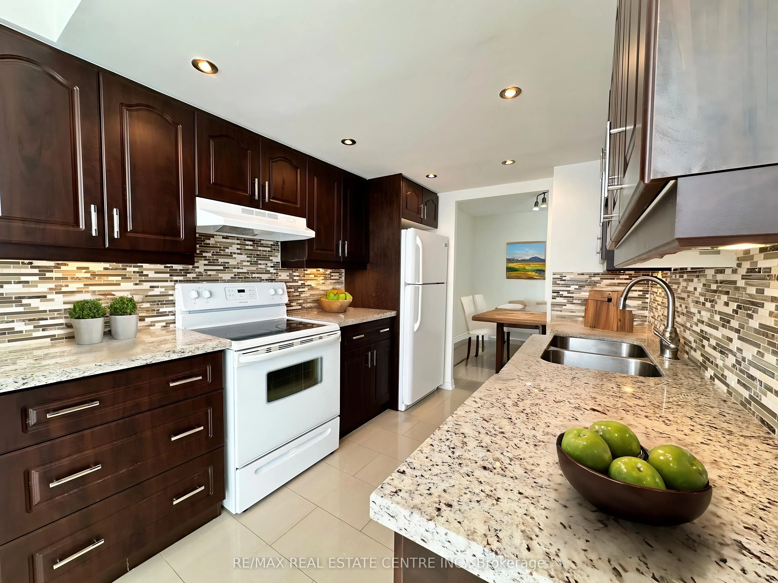 1360 Rathburn Road E, #302