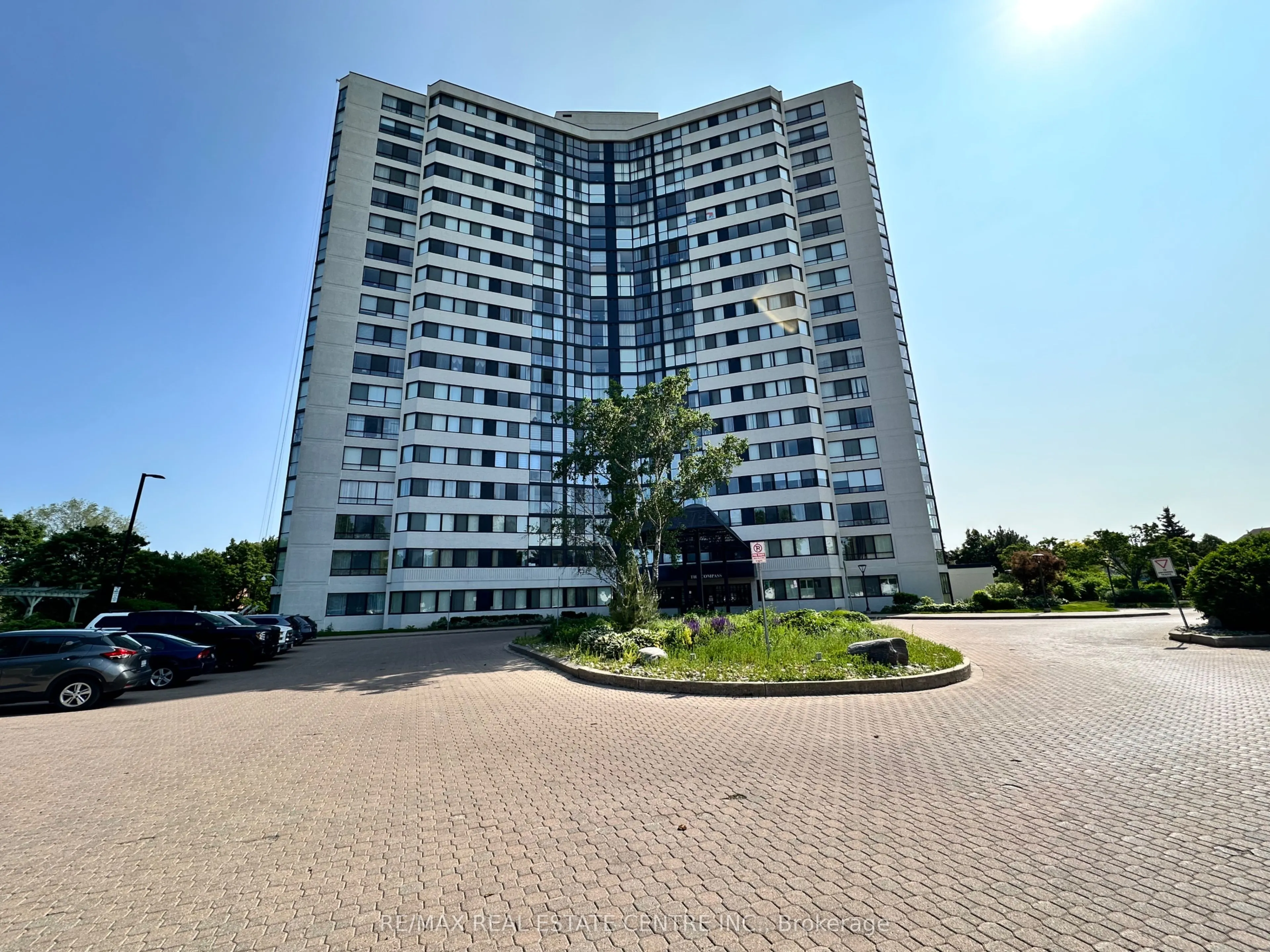 1360 Rathburn Road E, #302
