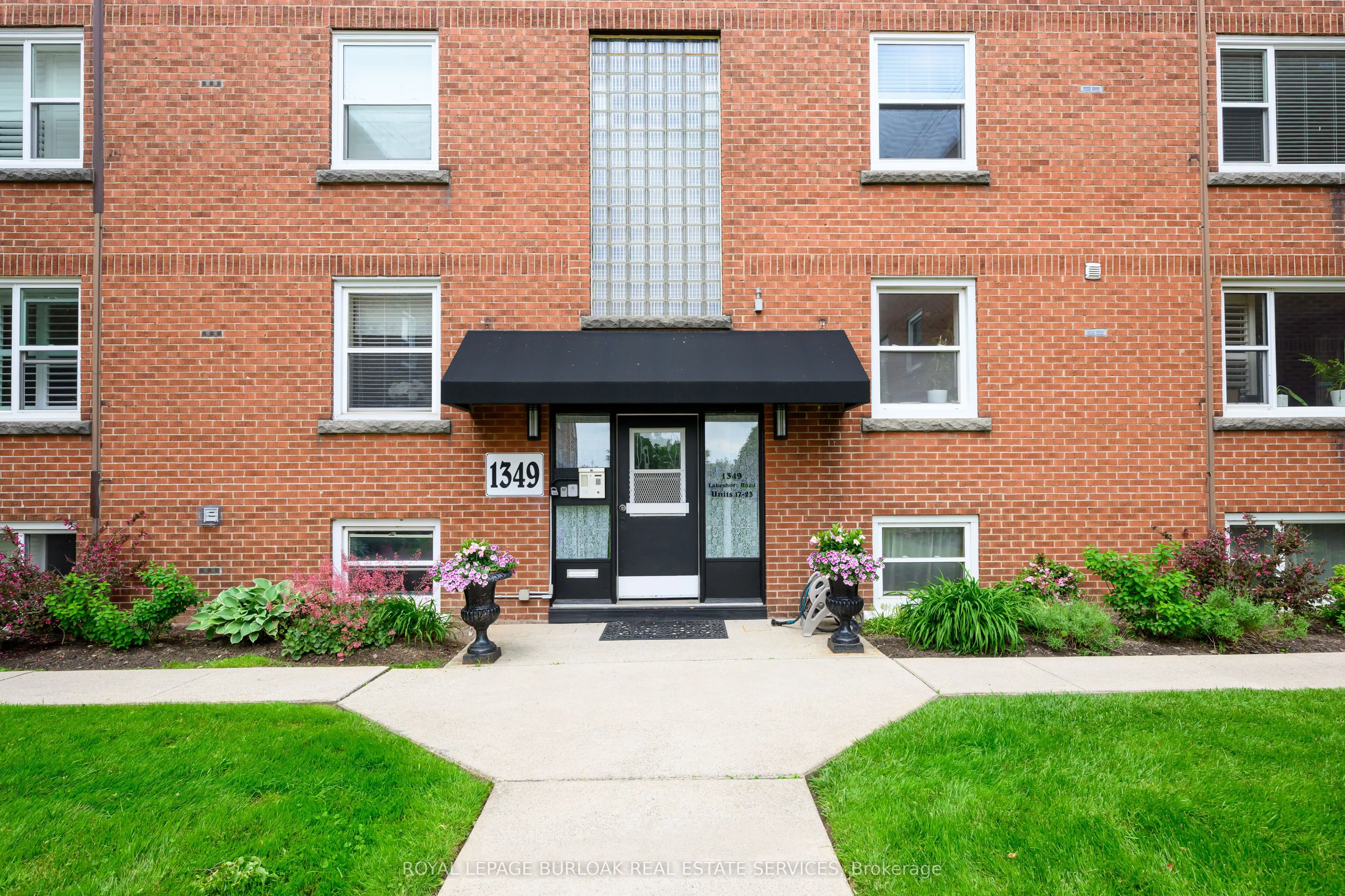 1349 Lakeshore Road, #22