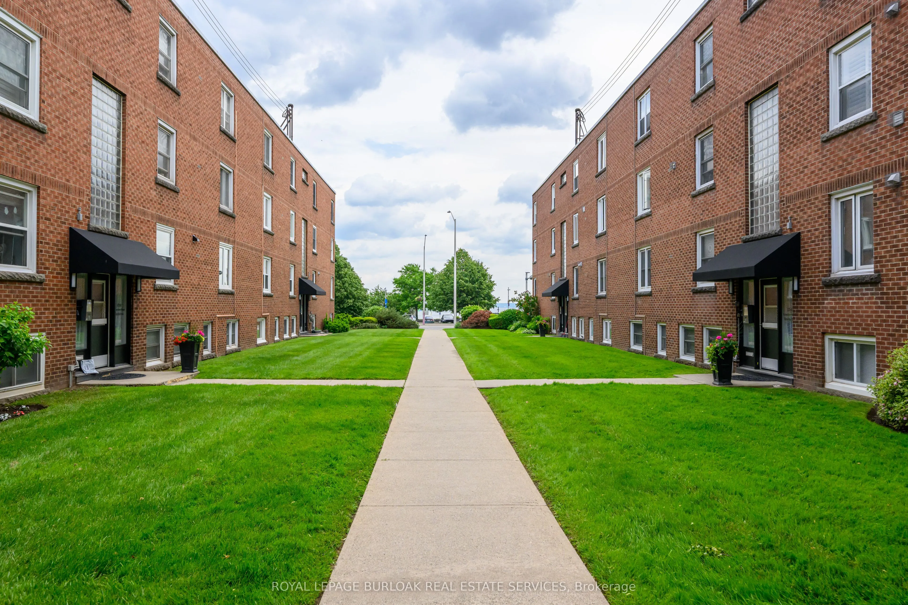 1349 Lakeshore Road, #22