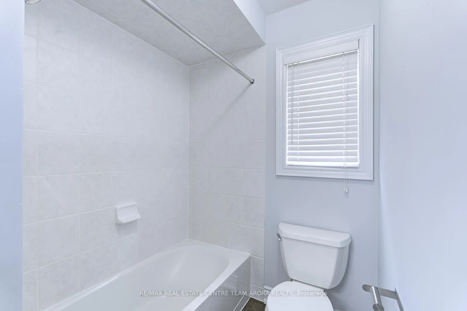 3313 Mistwell Crescent