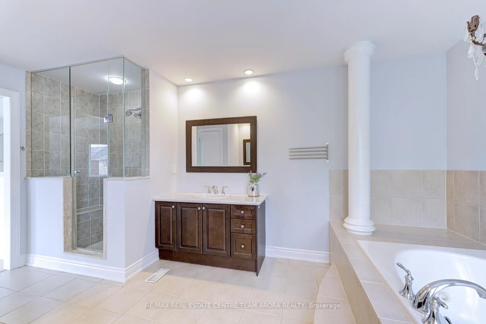 3313 Mistwell Crescent