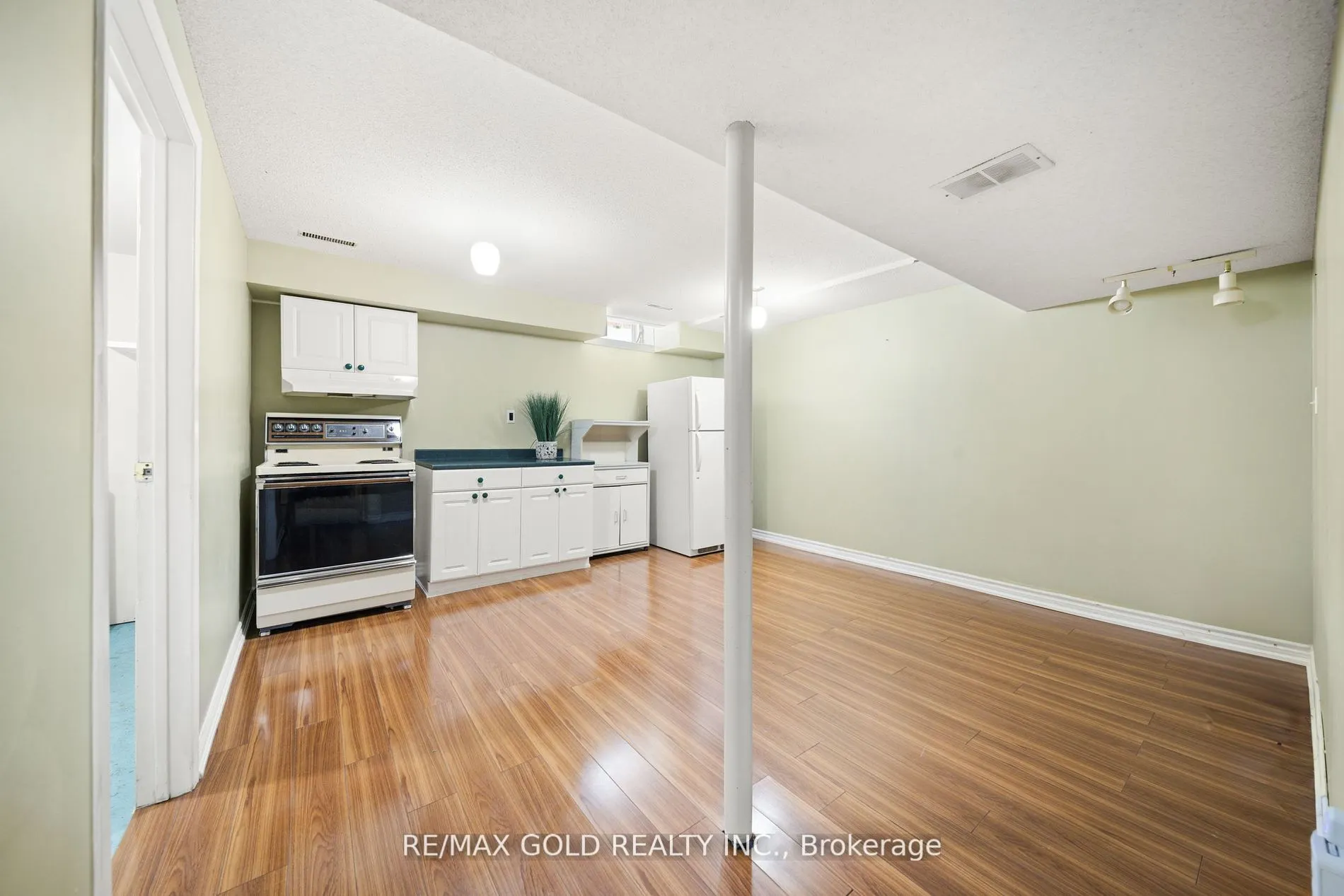 1050 Shawnmarr Road, #10
