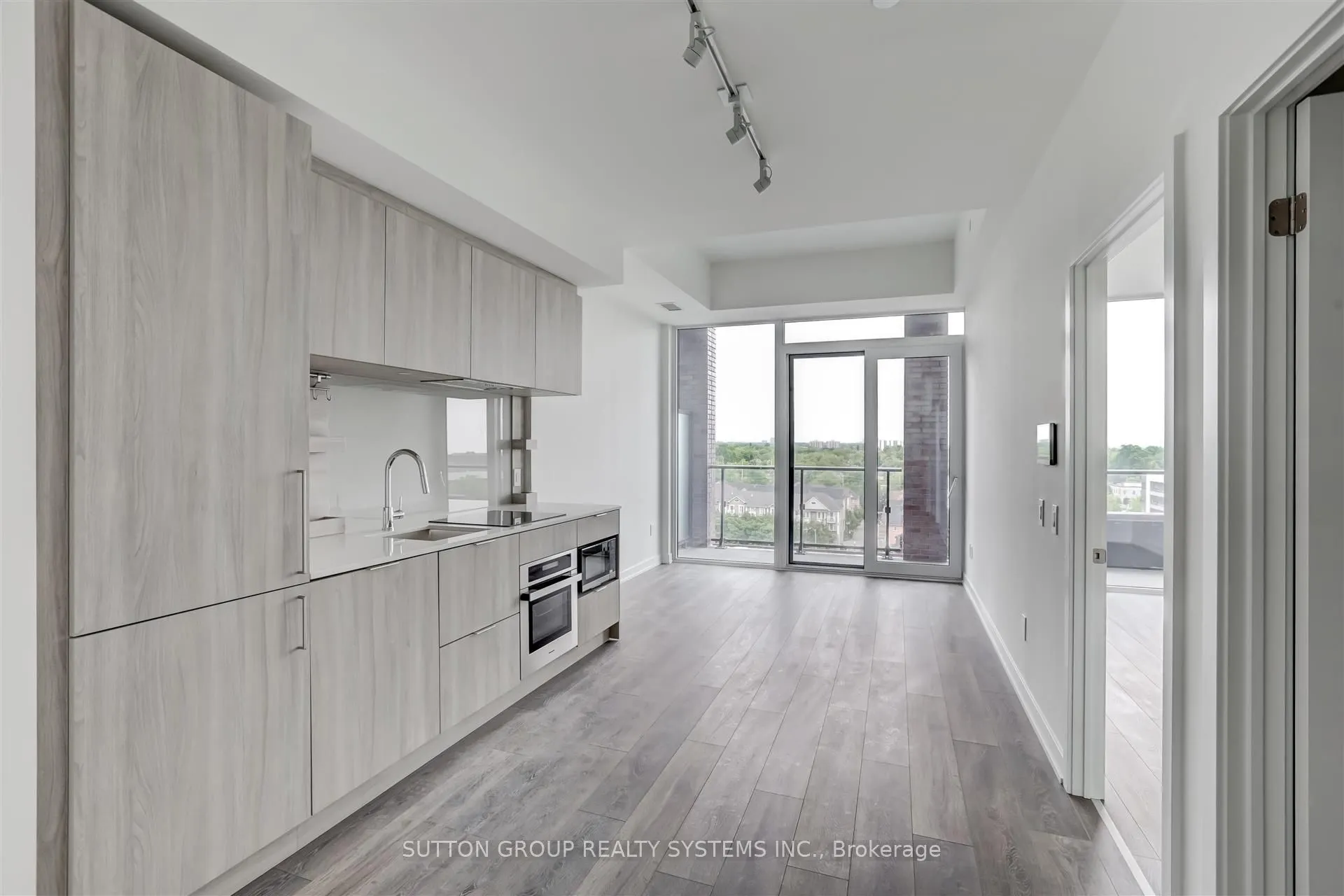 28 Ann Street, #807