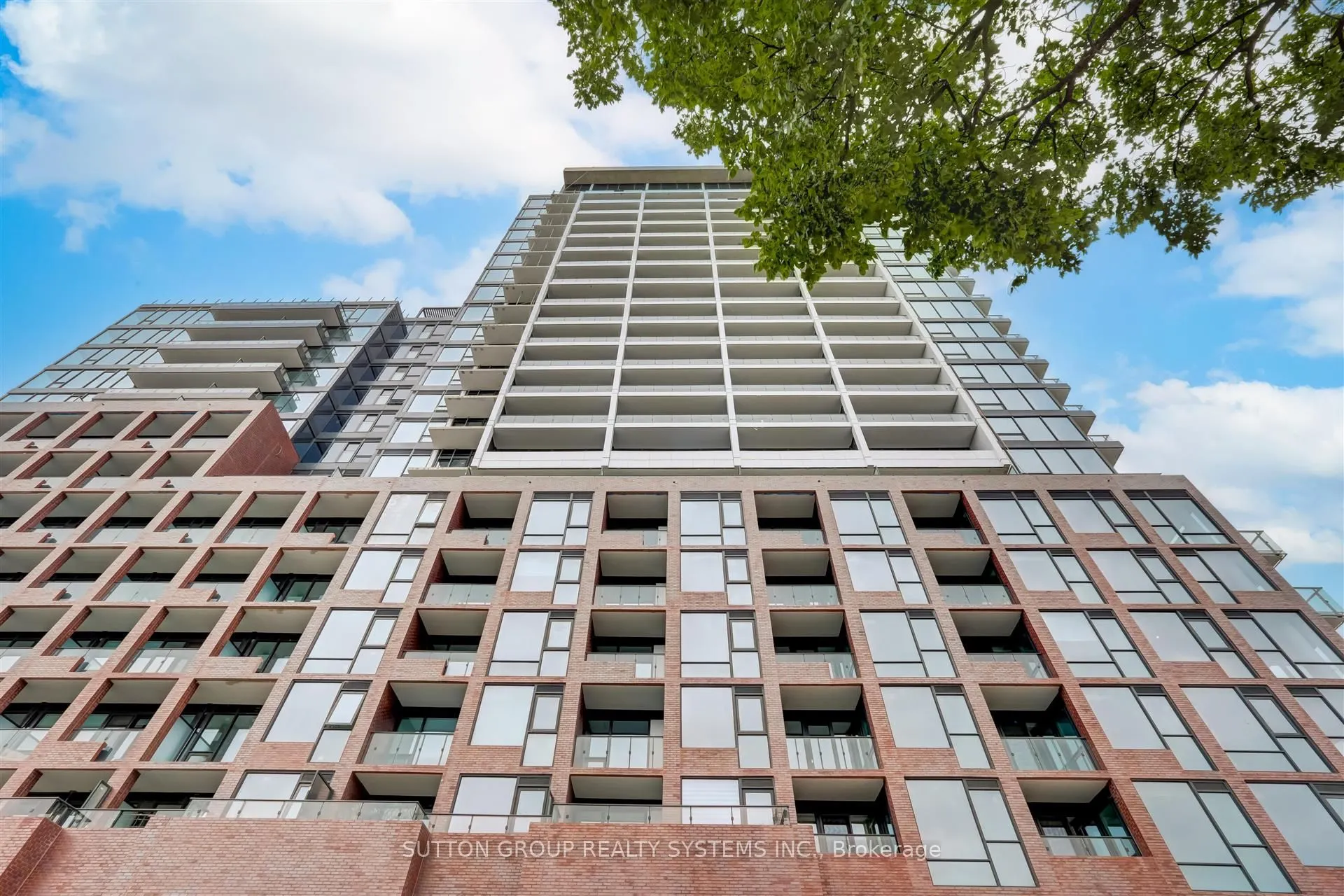 28 Ann Street, #807