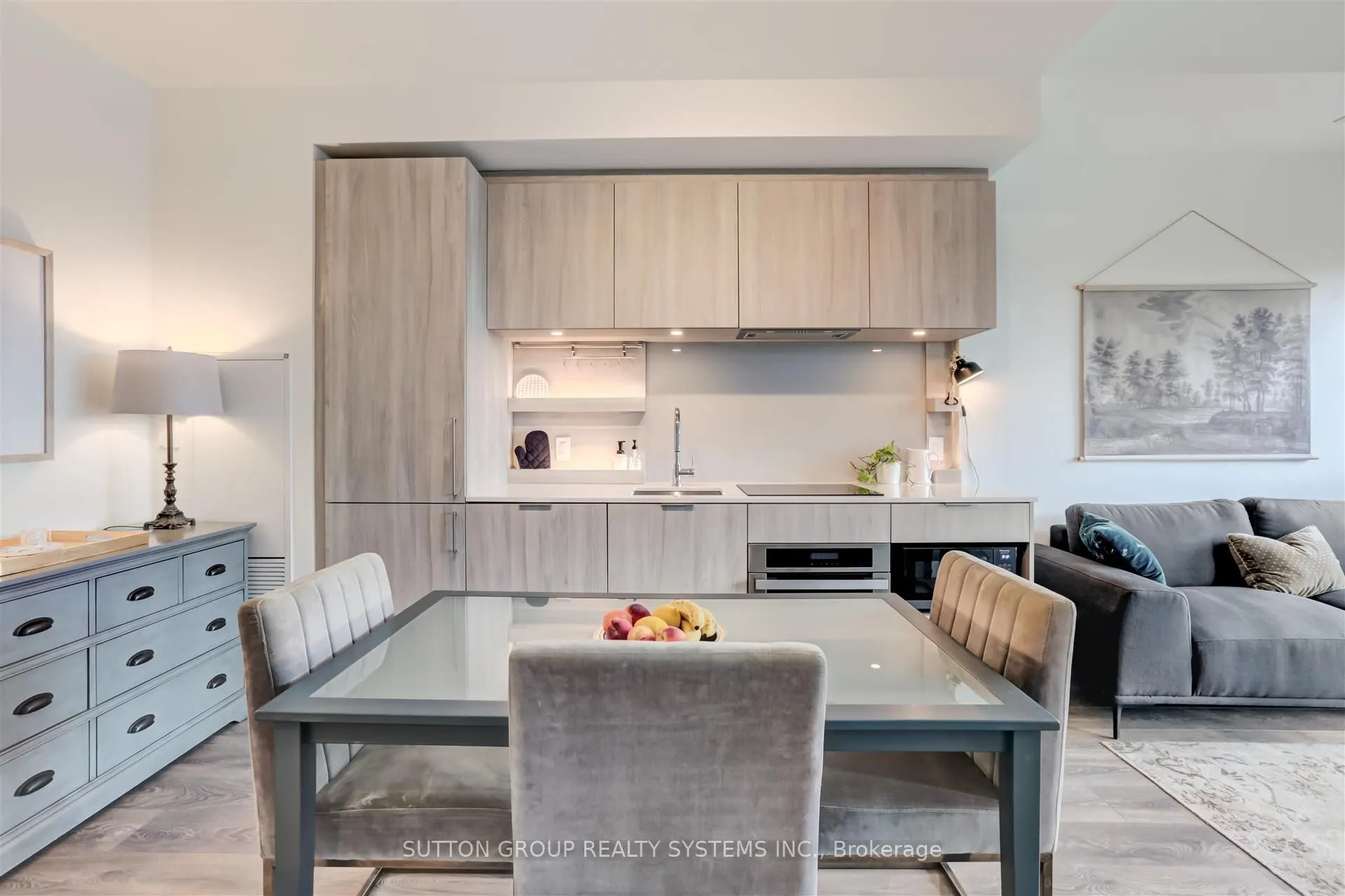 28 Ann Street, #807