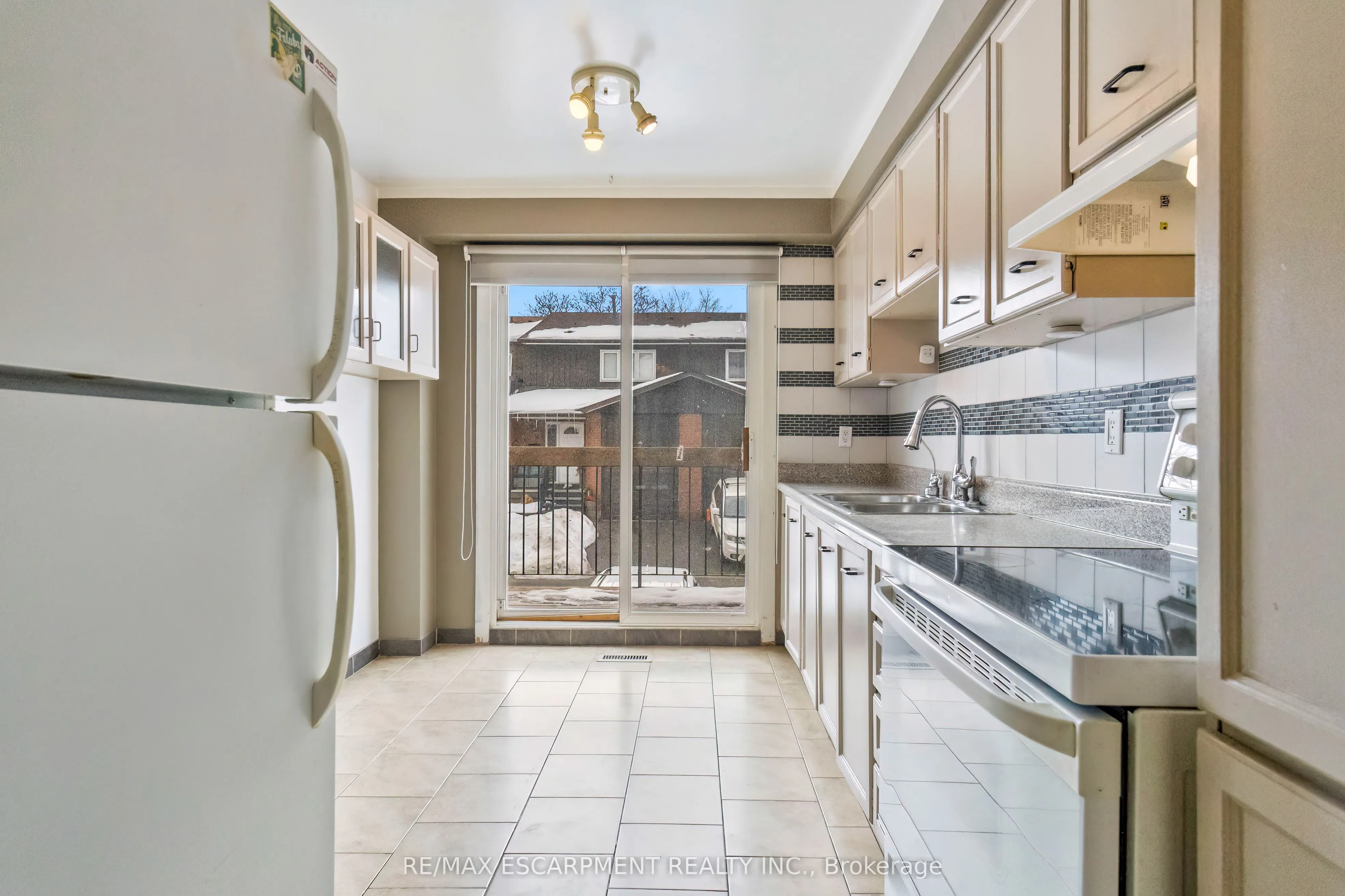 750 Burnhamthorpe Road E, #25