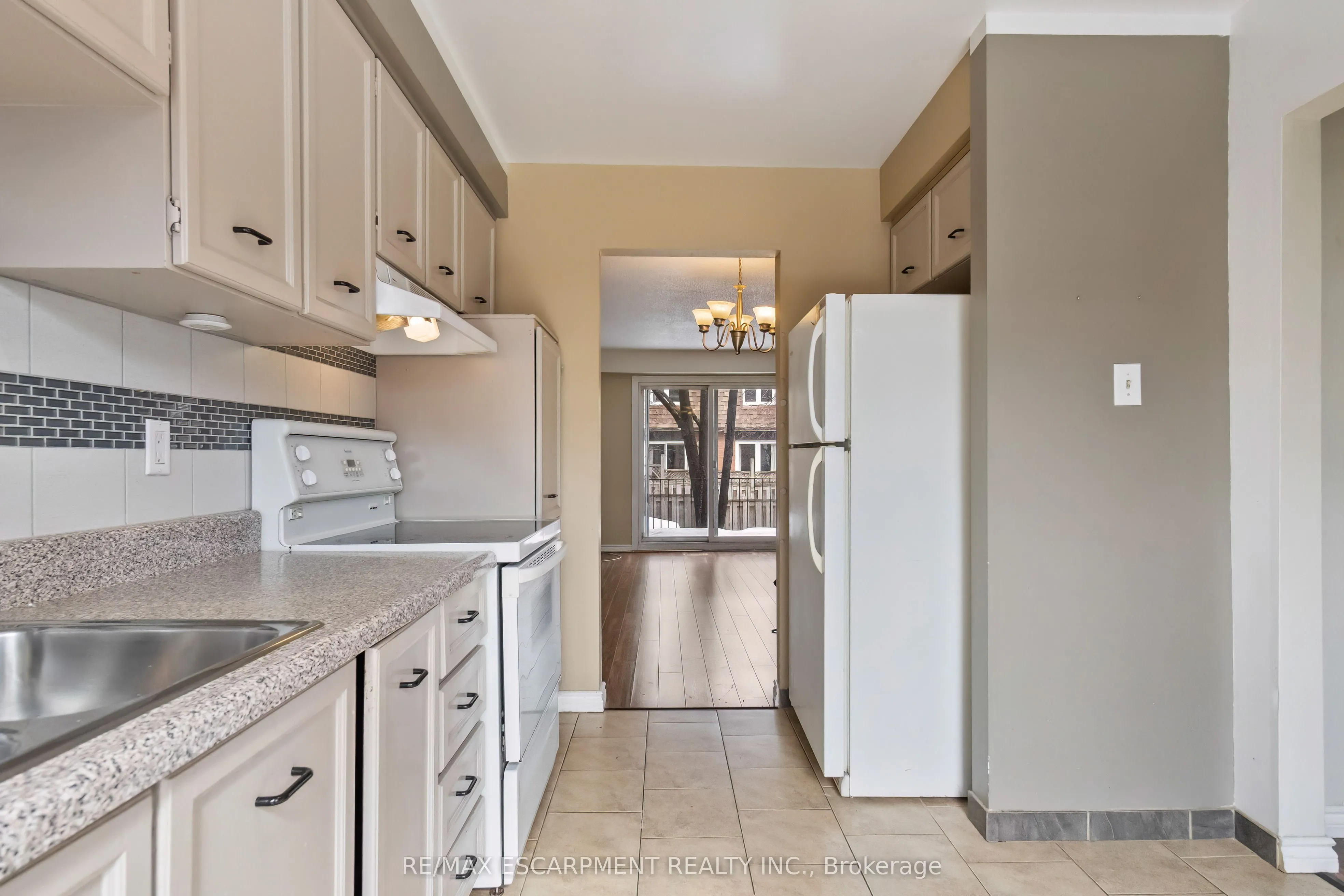 750 Burnhamthorpe Road E, #25