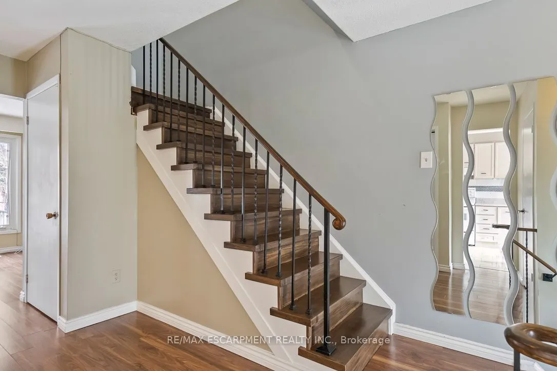 750 Burnhamthorpe Road E, #25