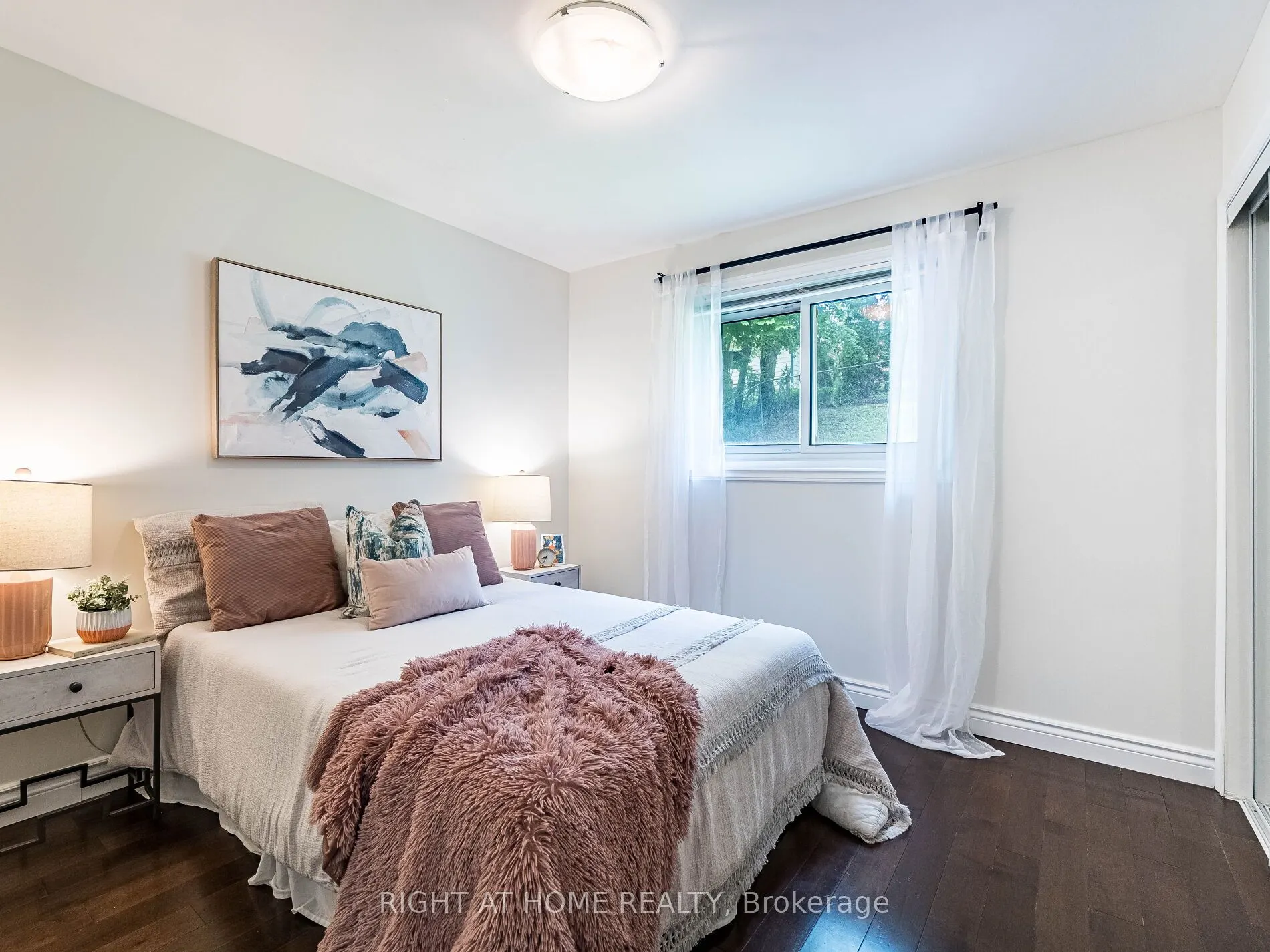 118 Bonham Boulevard