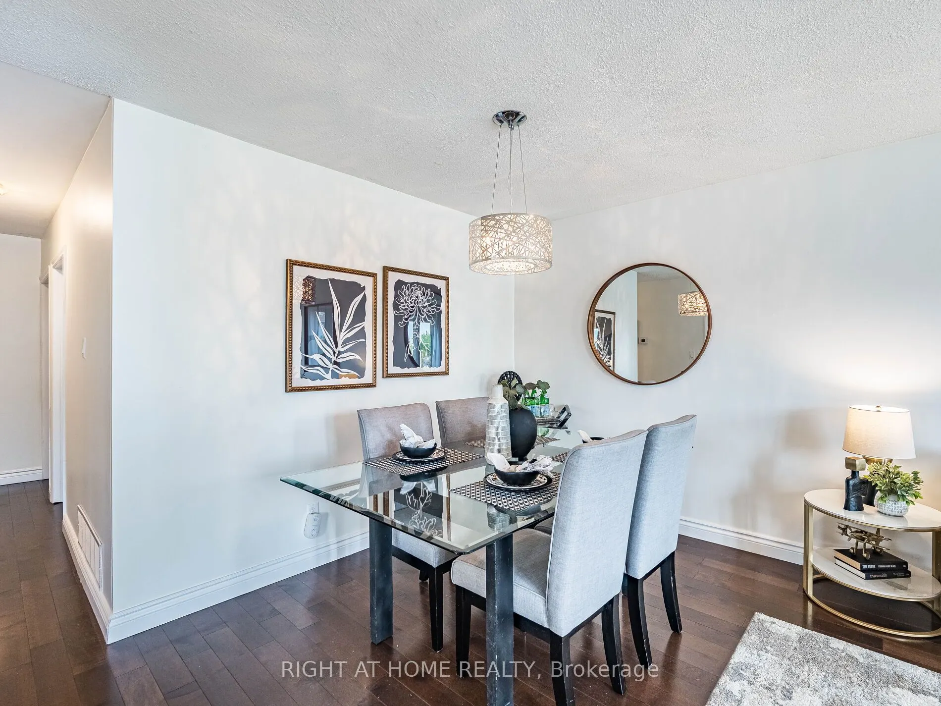 118 Bonham Boulevard