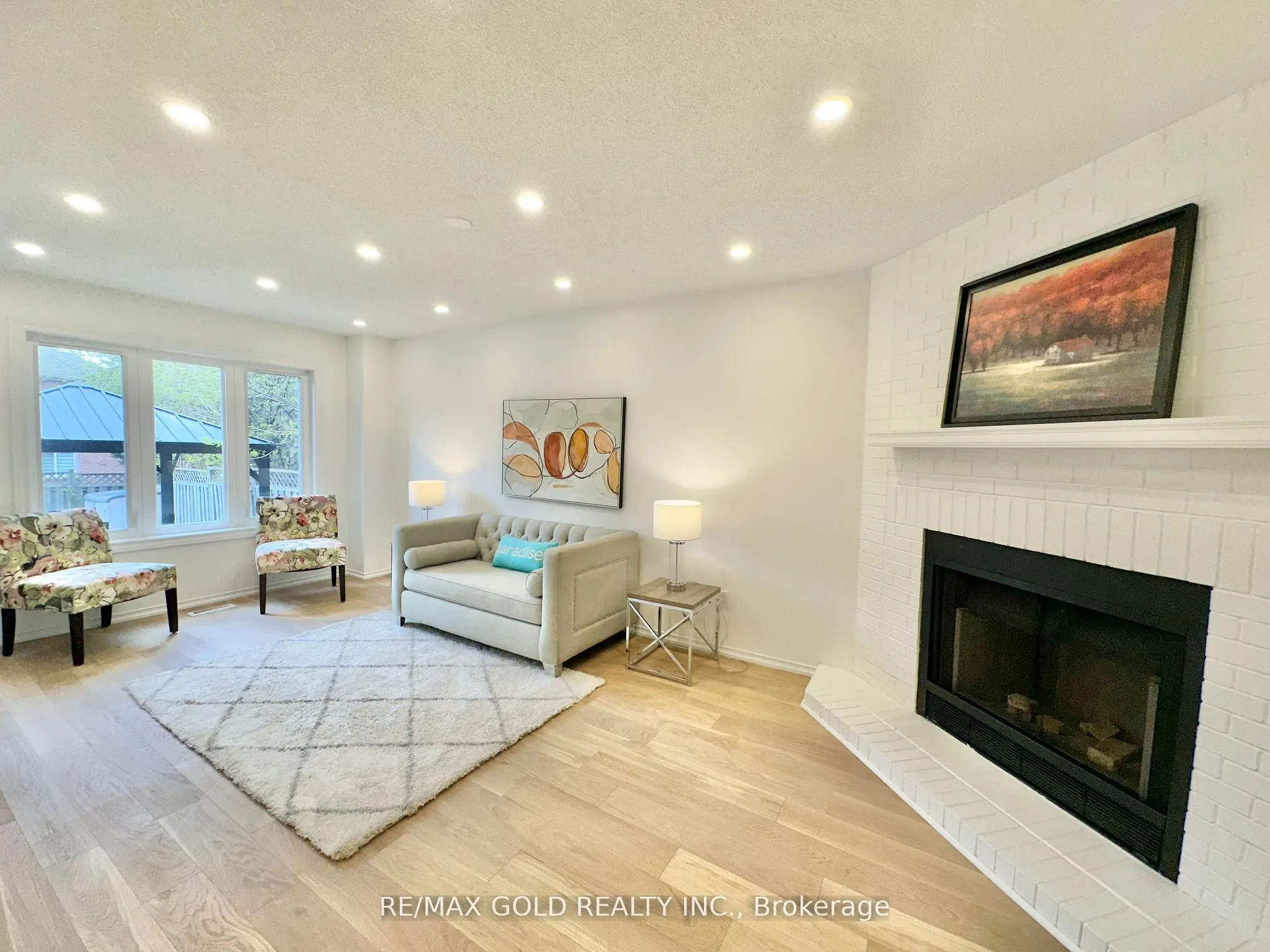 6296 Culmore Crescent