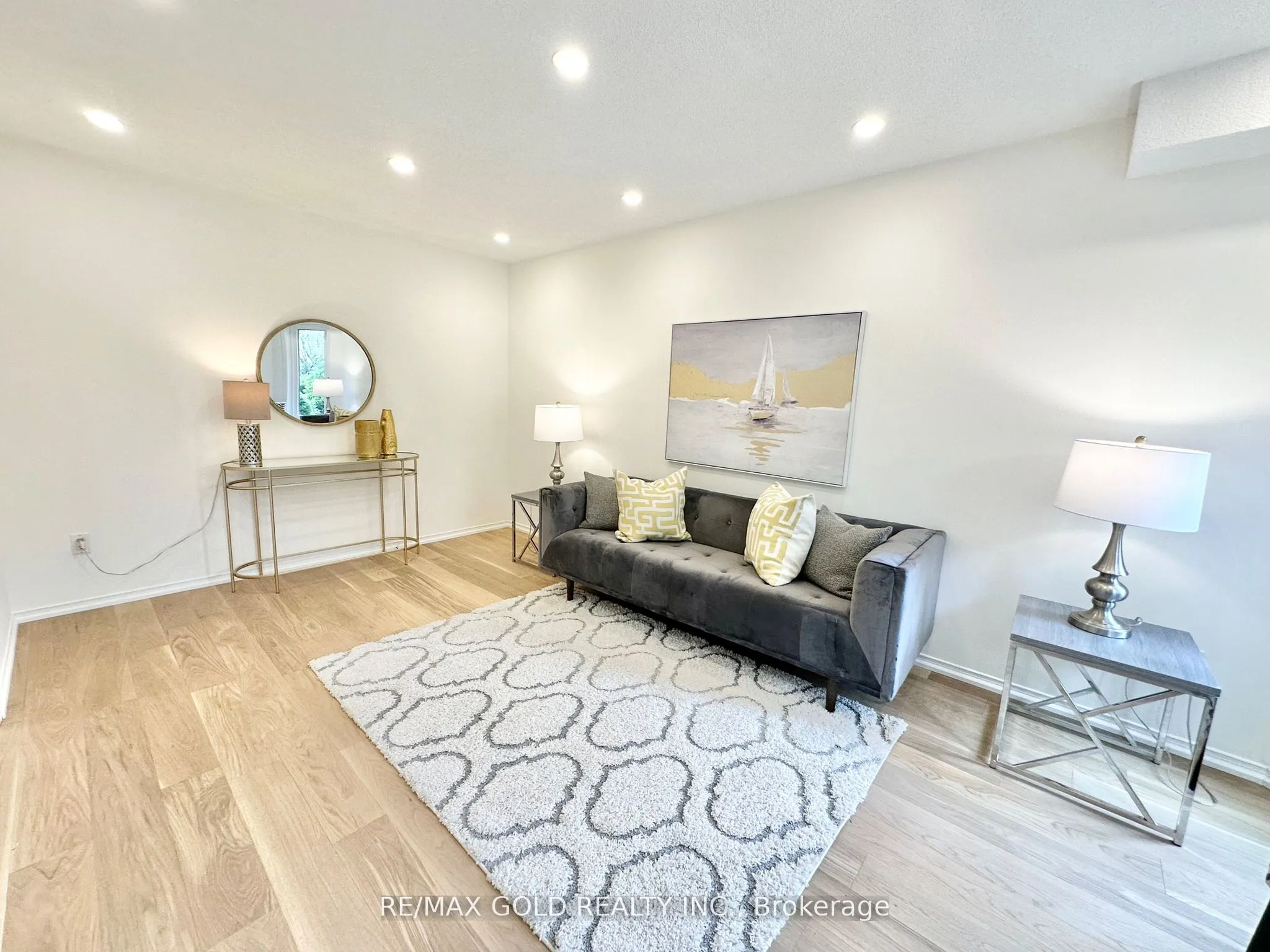 6296 Culmore Crescent