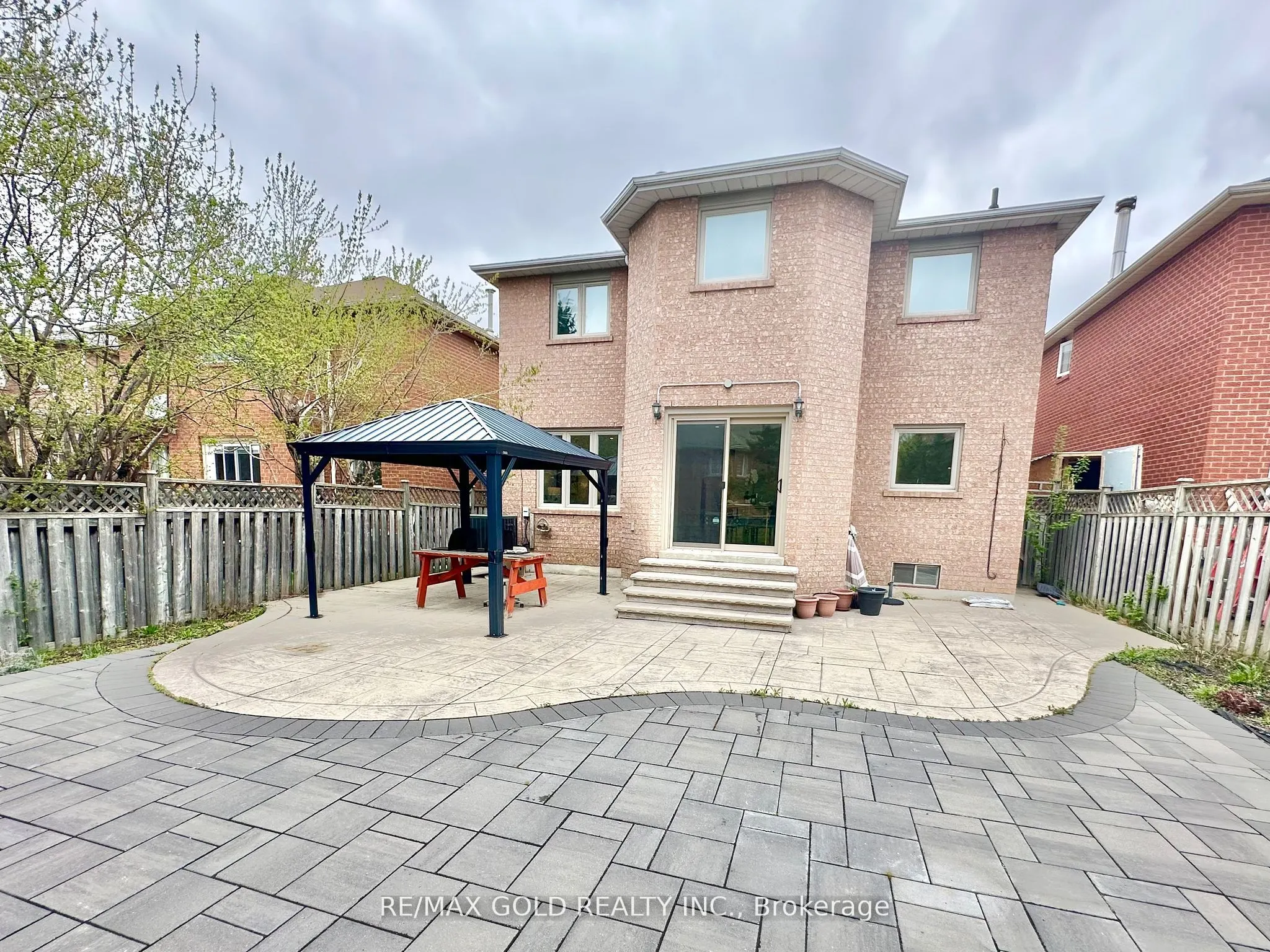 6296 Culmore Crescent
