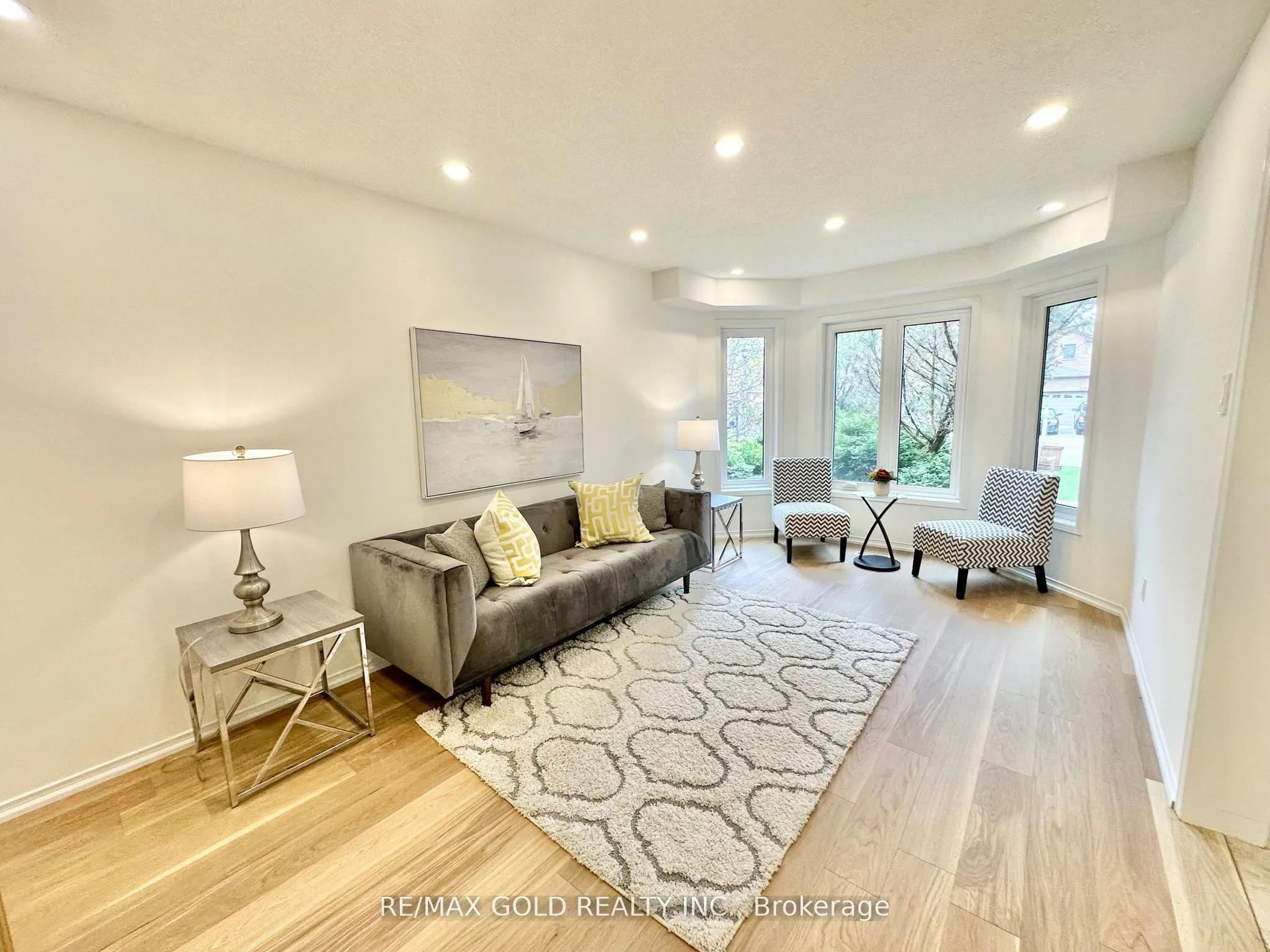 6296 Culmore Crescent