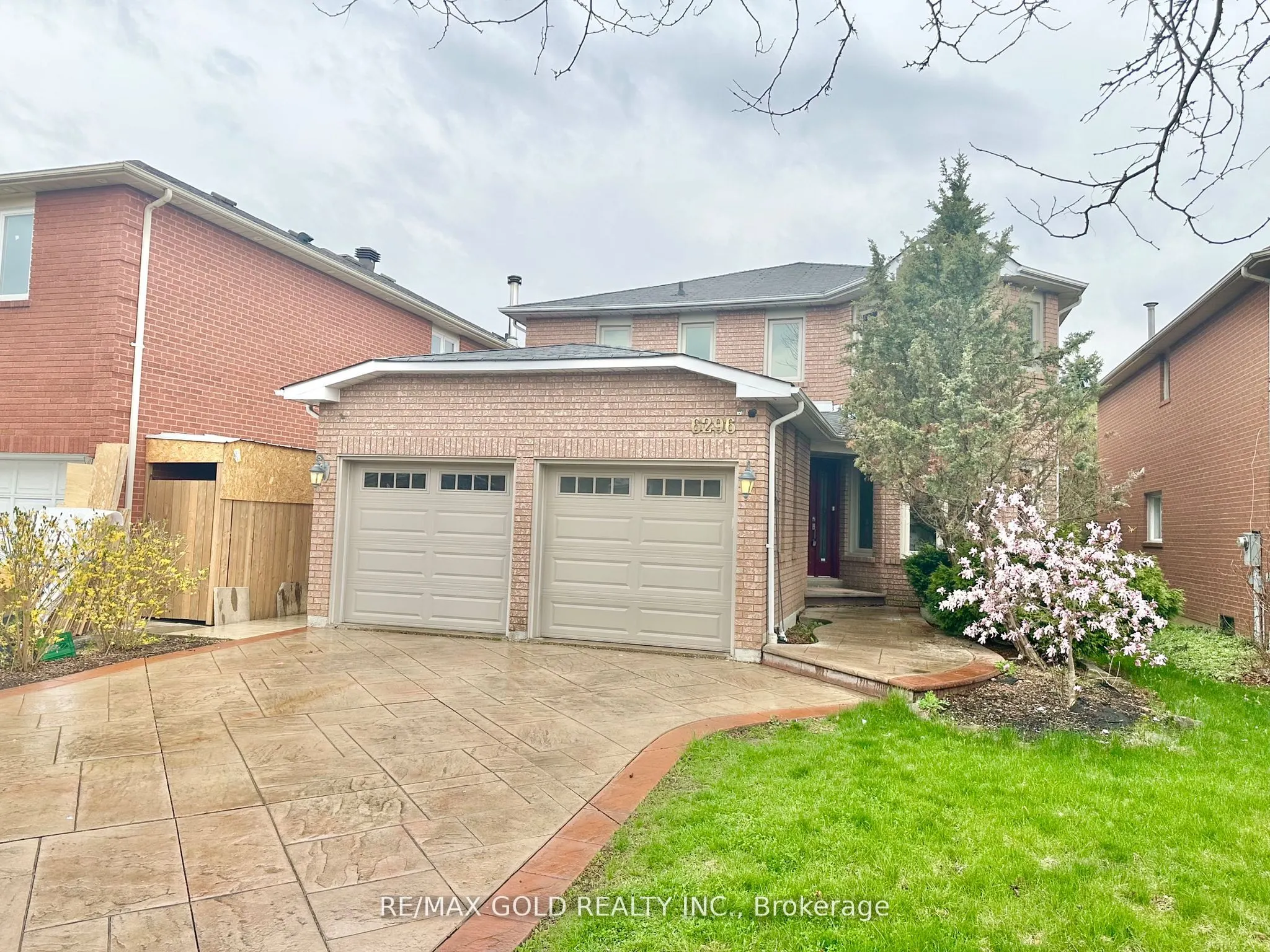 6296 Culmore Crescent