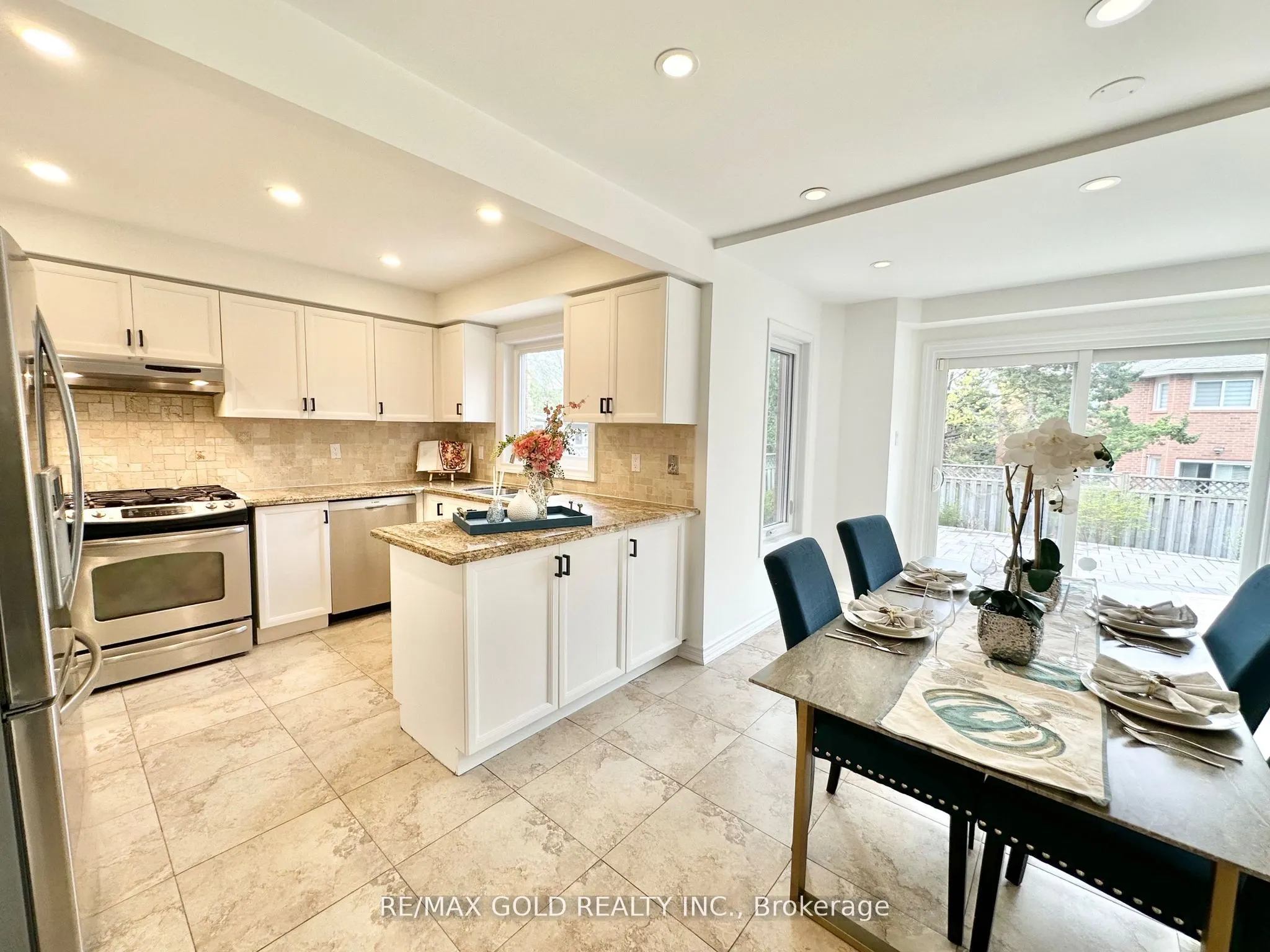 6296 Culmore Crescent