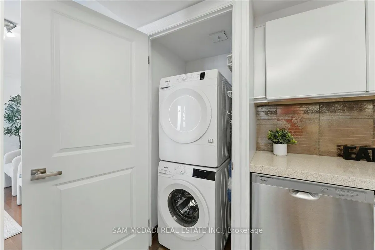 2045 Lake Shore Boulevard W #1605