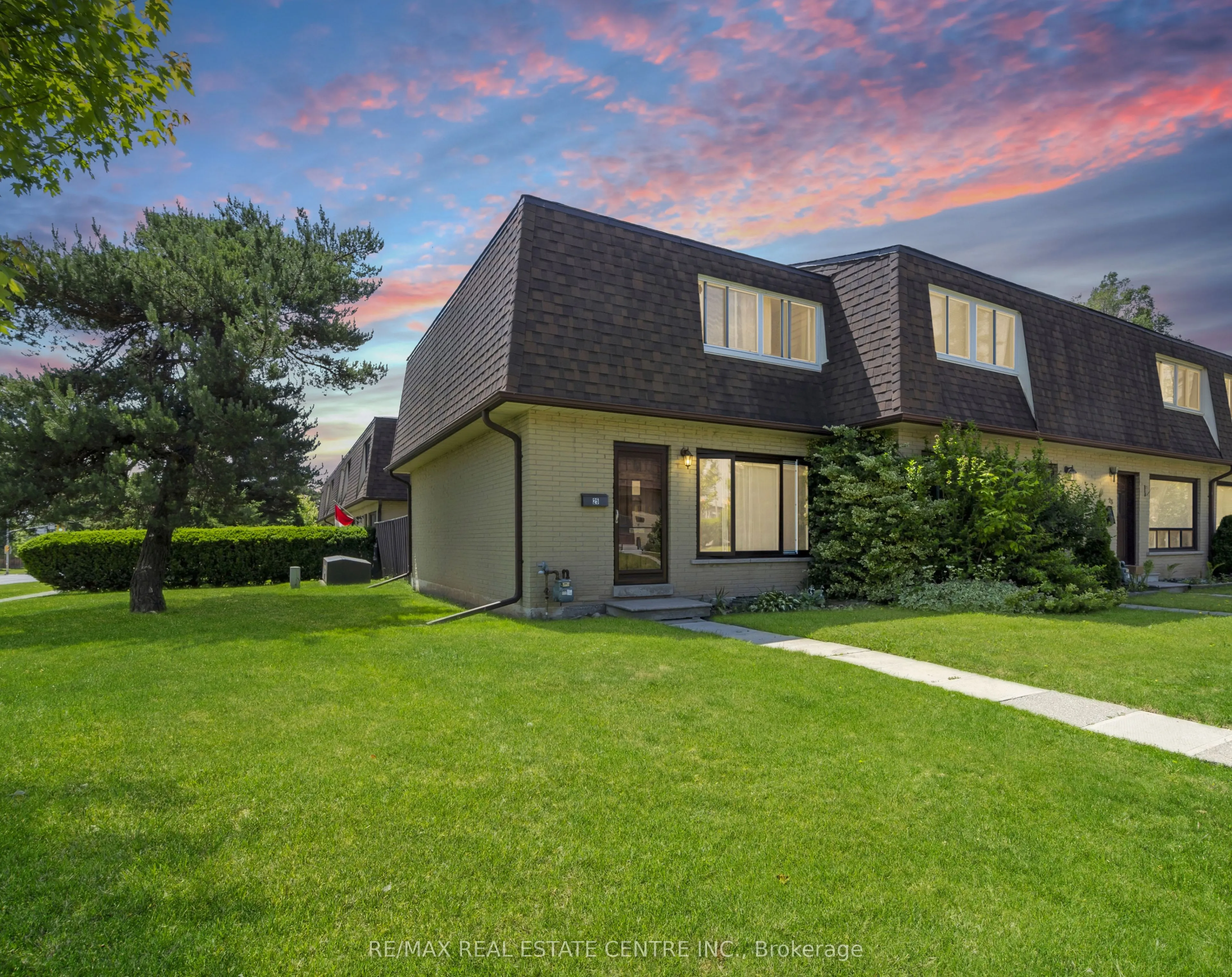 20 Mountainview Road S, #25