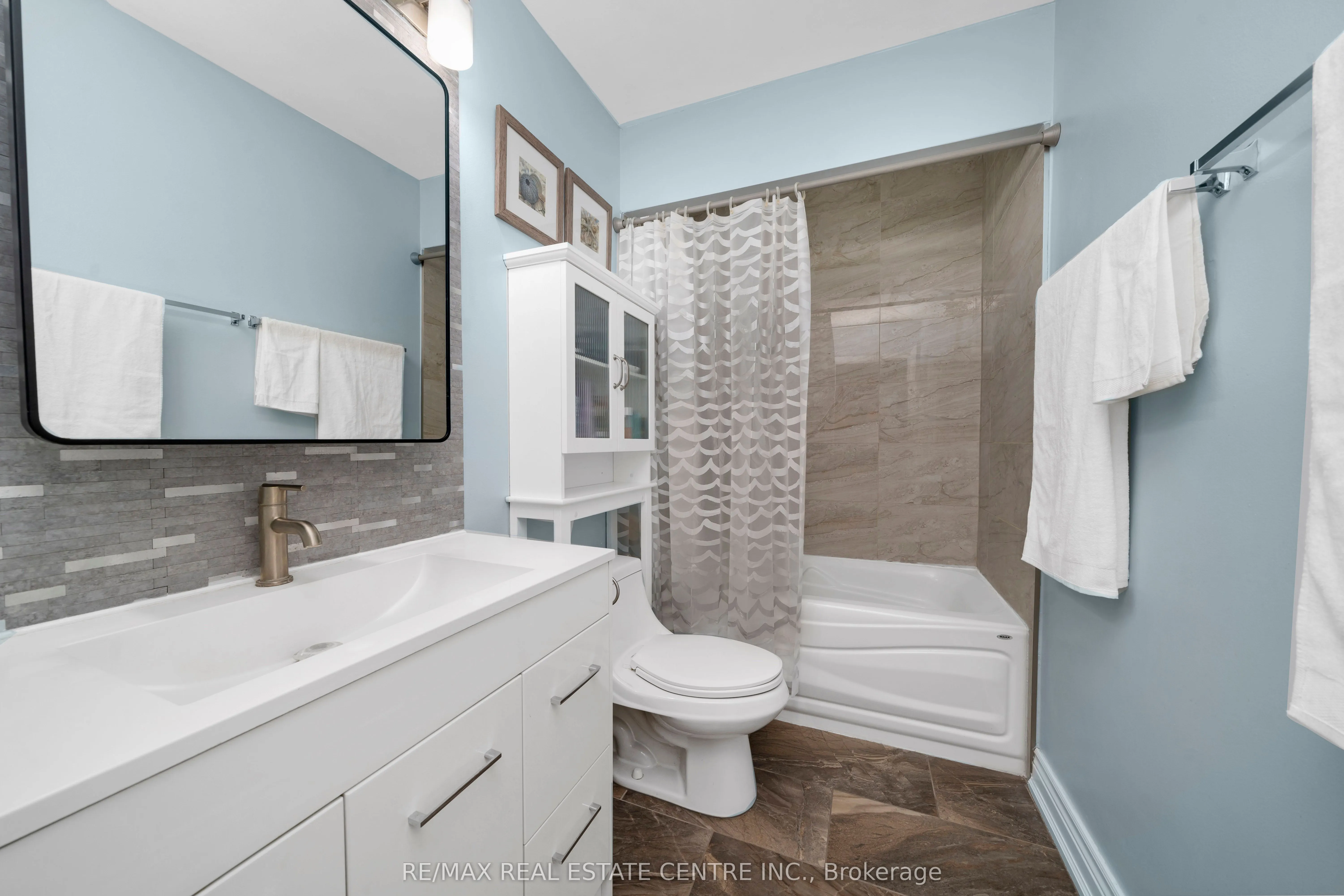 20 Mountainview Road S, #25