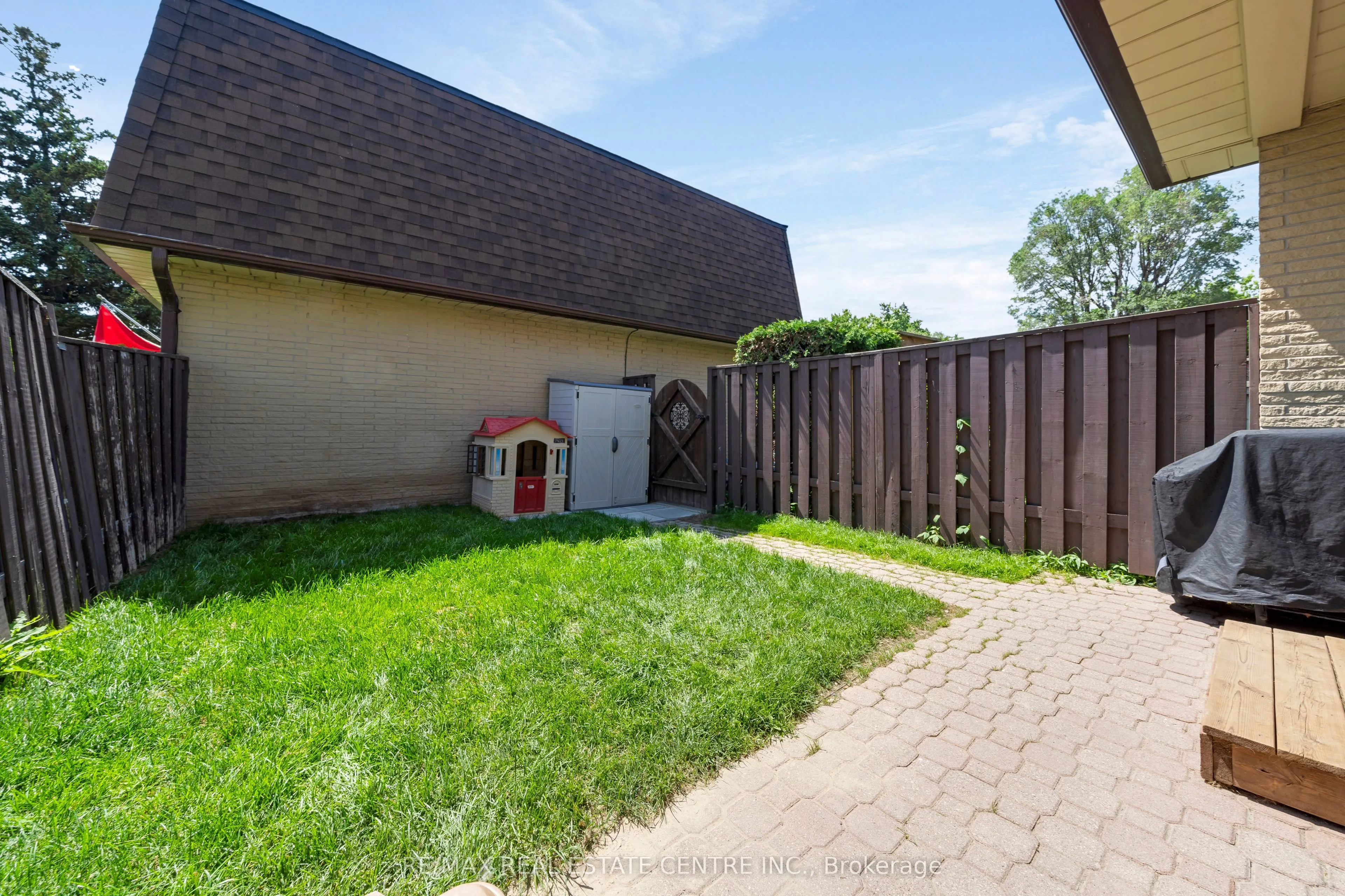 20 Mountainview Road S, #25