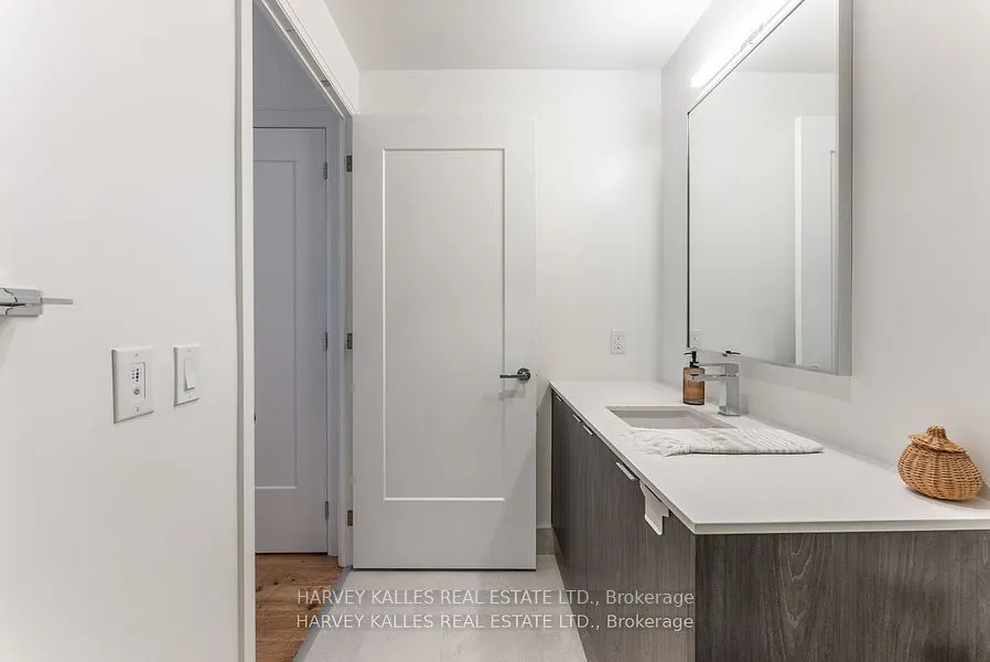 293 The Kingsway, #521