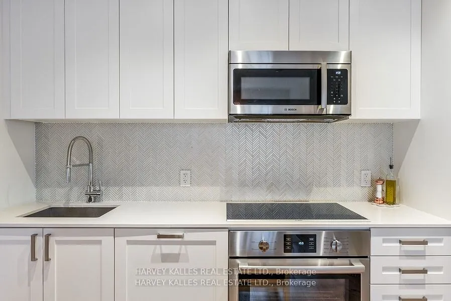 293 The Kingsway, #521