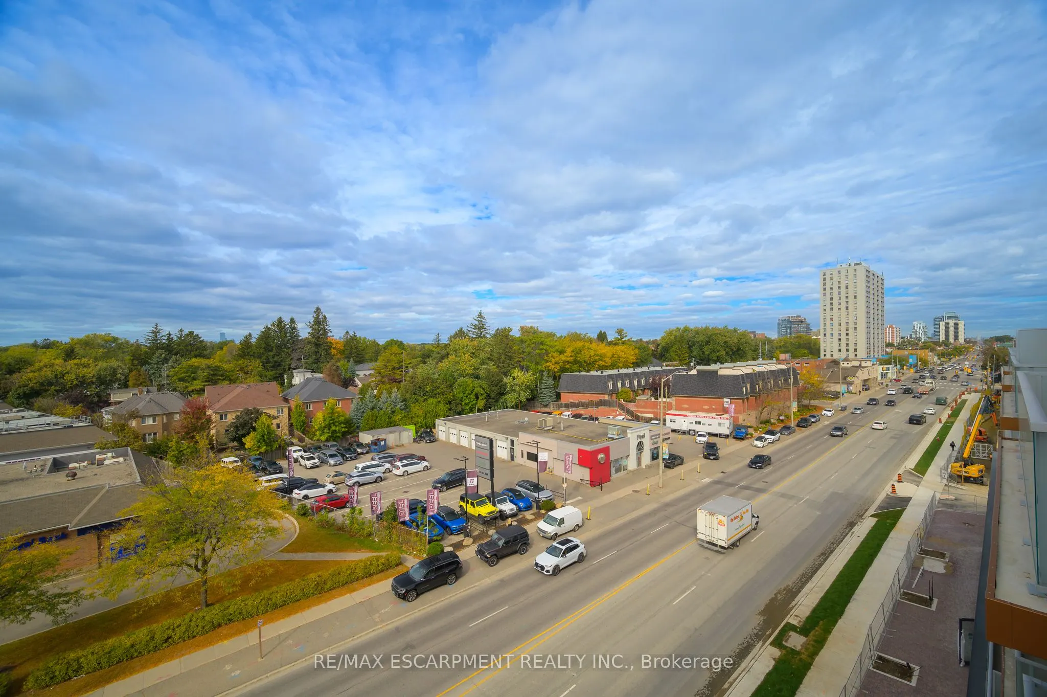 215 Lakeshore Road W, #526