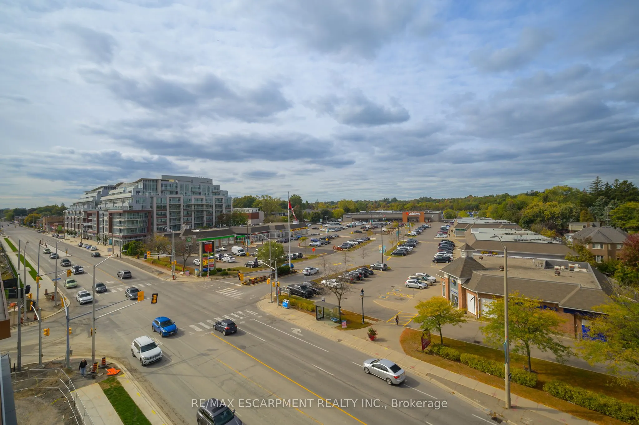 215 Lakeshore Road W, #526