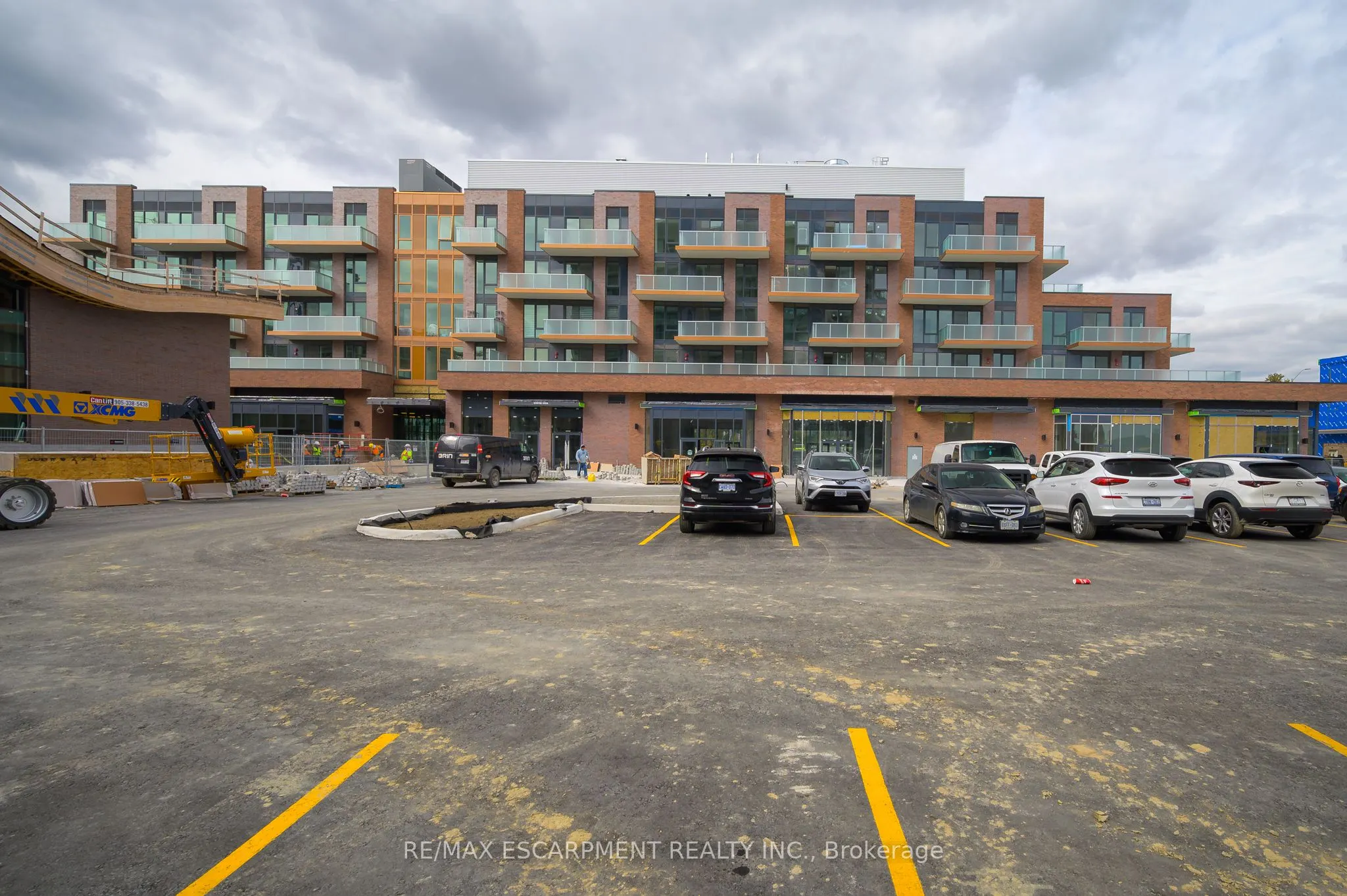 215 Lakeshore Road W, #526