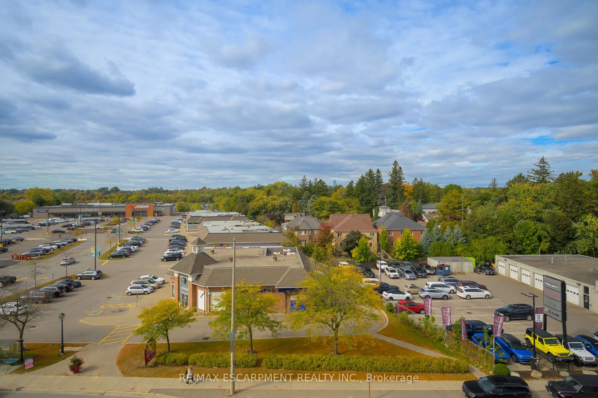 215 Lakeshore Road W, #526