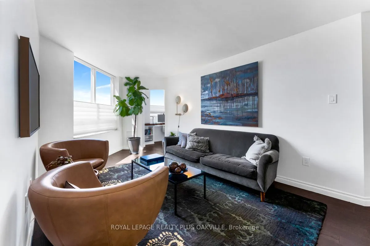 185 Robinson Street, #315