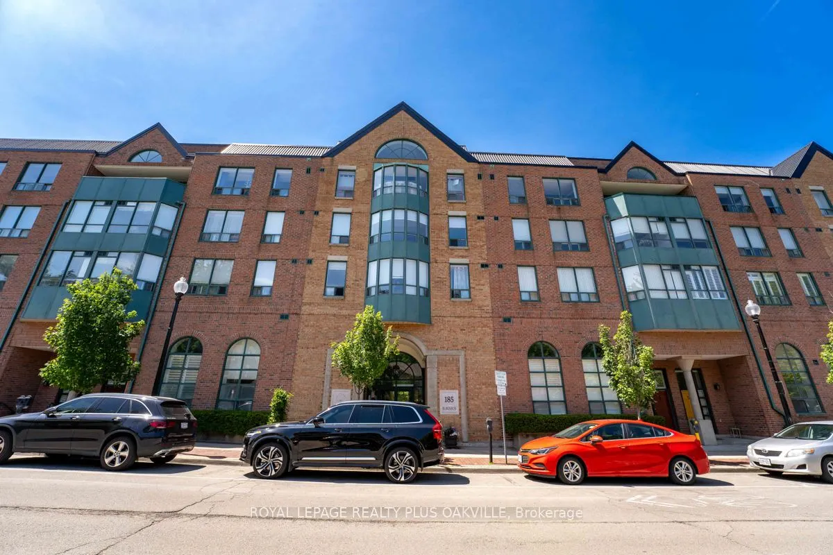 185 Robinson Street, #315