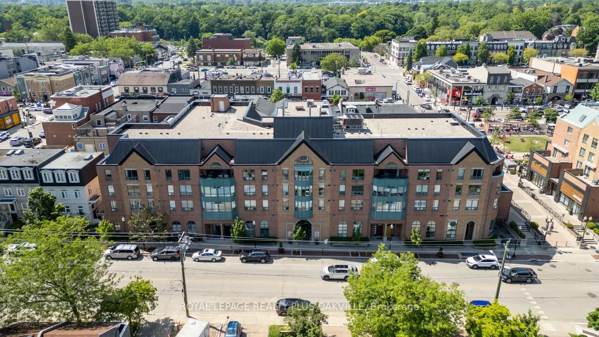 185 Robinson Street, #315